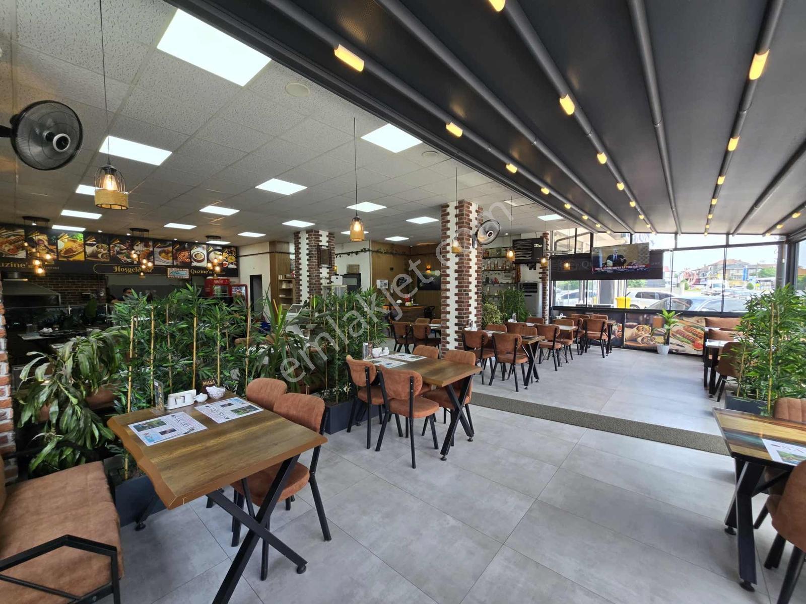 Erenler'de Devren Kiralık Lüks Restoran Kebap Döner Salonu - Görsel 4