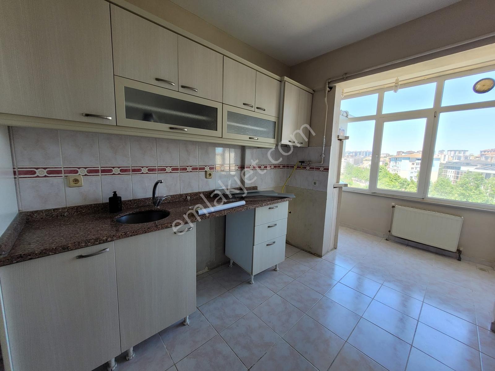 Silivri Yeni Mh. Kiralık 3+1 Daire Ara Kat Site İçersinde Temiz - Görsel 4