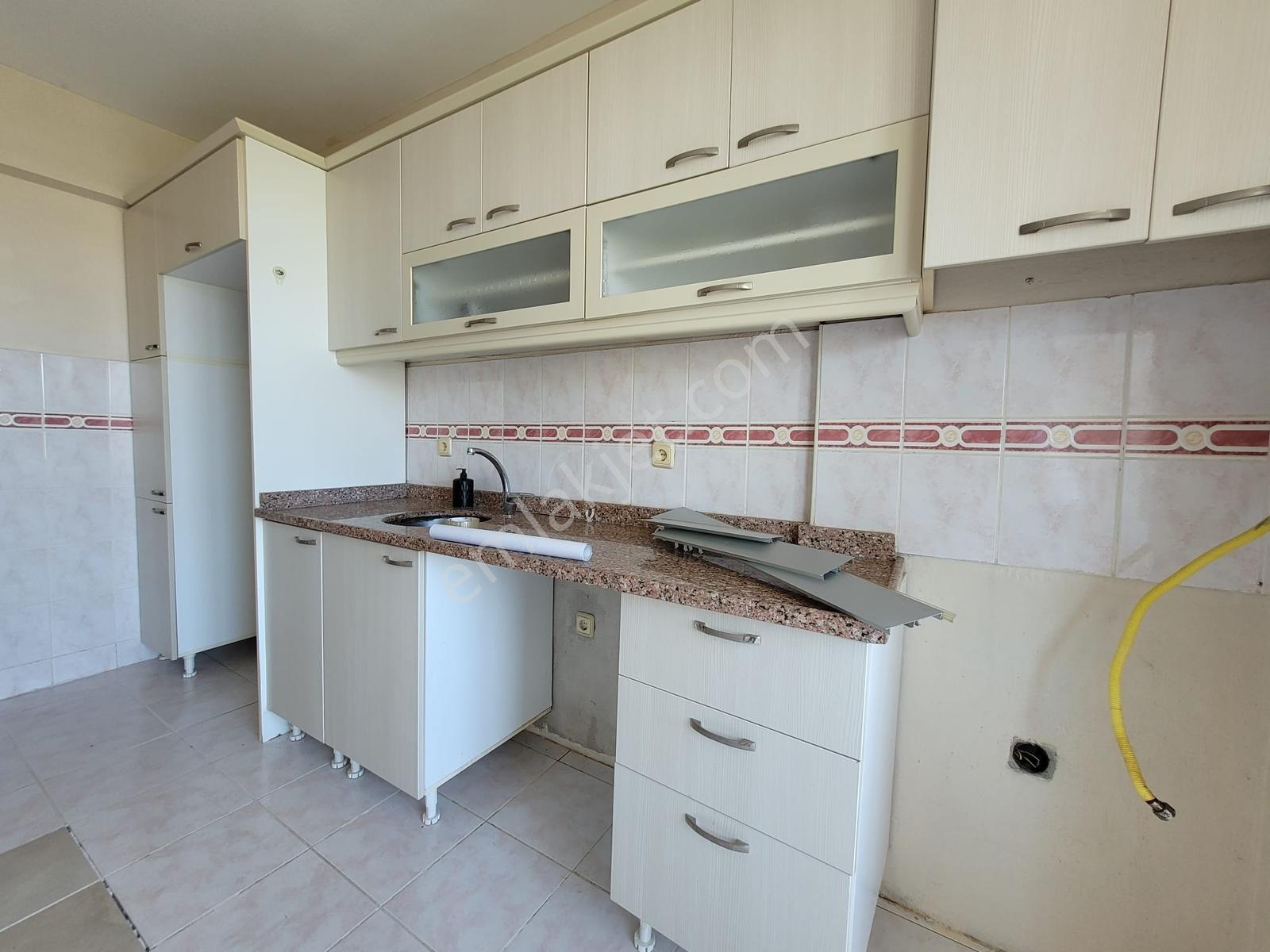 Silivri Yeni Mh. Kiralık 3+1 Daire Ara Kat Site İçersinde Temiz - Görsel 8
