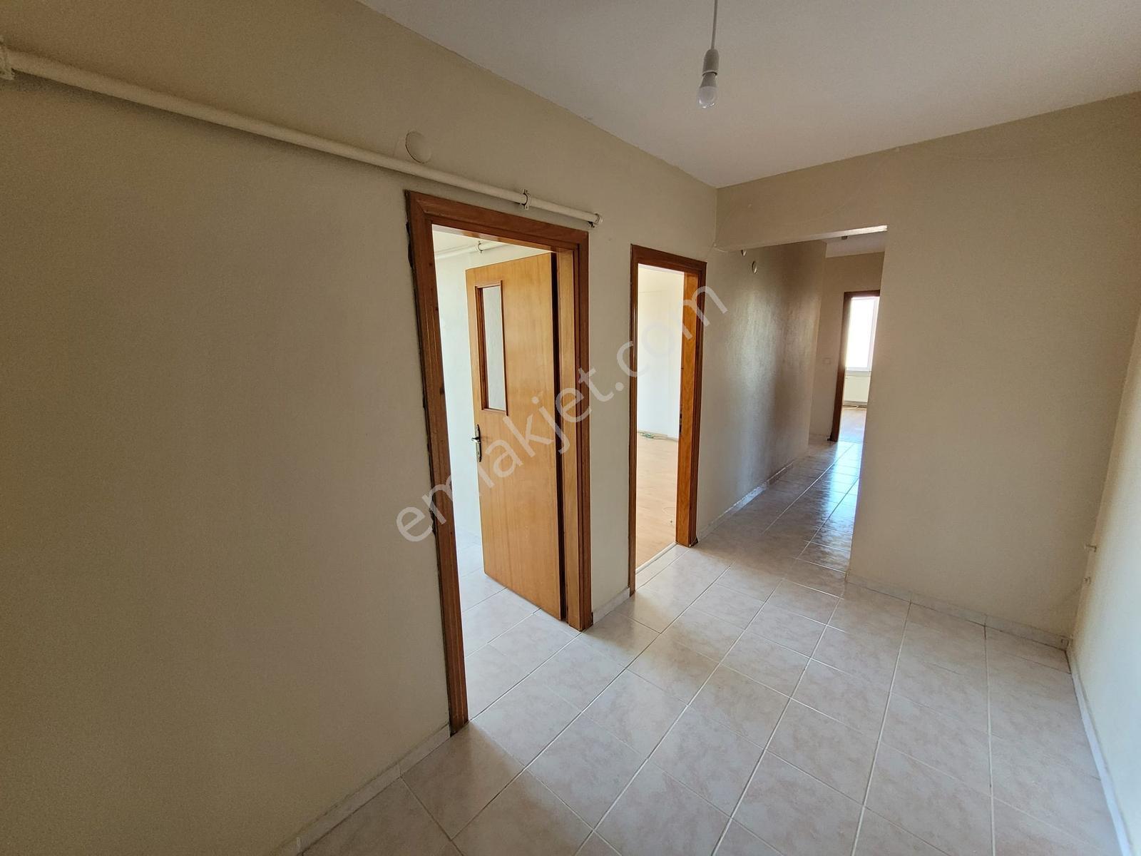 Silivri Yeni Mh. Kiralık 3+1 Daire Ara Kat Site İçersinde Temiz - Görsel 6