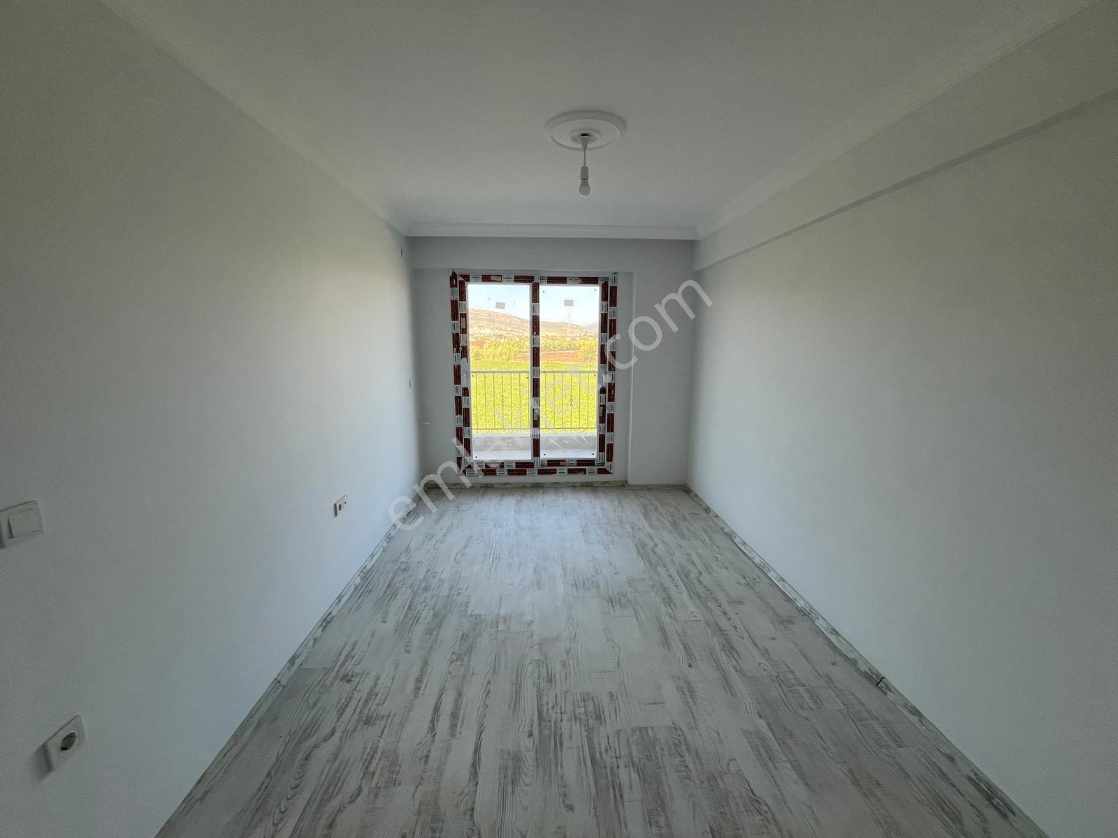 Foça Yenibağarası Havuzlu Sitede 1+1 Kiralık Daire - Görsel 15