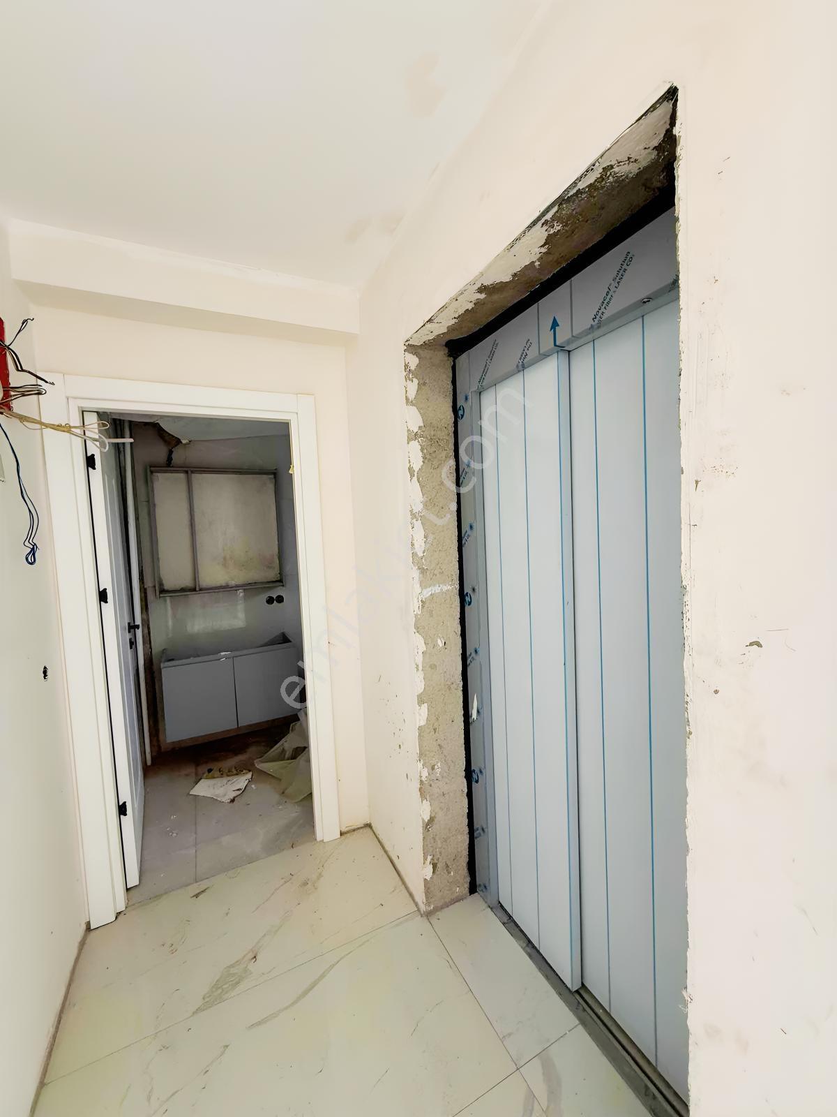 Urla'da Deniz Manzaralı Ruhsatlı Satılık 2 Adet Villa - Görsel 24