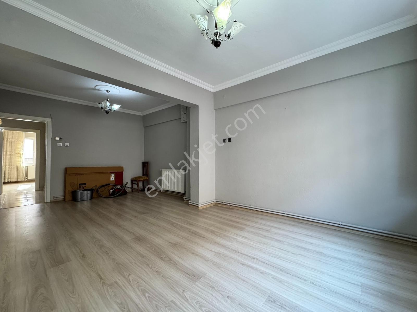 Sevinç'ten Şehir Merkezinde İçi Full Tadilatlı Geniş 2+1 Daire - Görsel 12