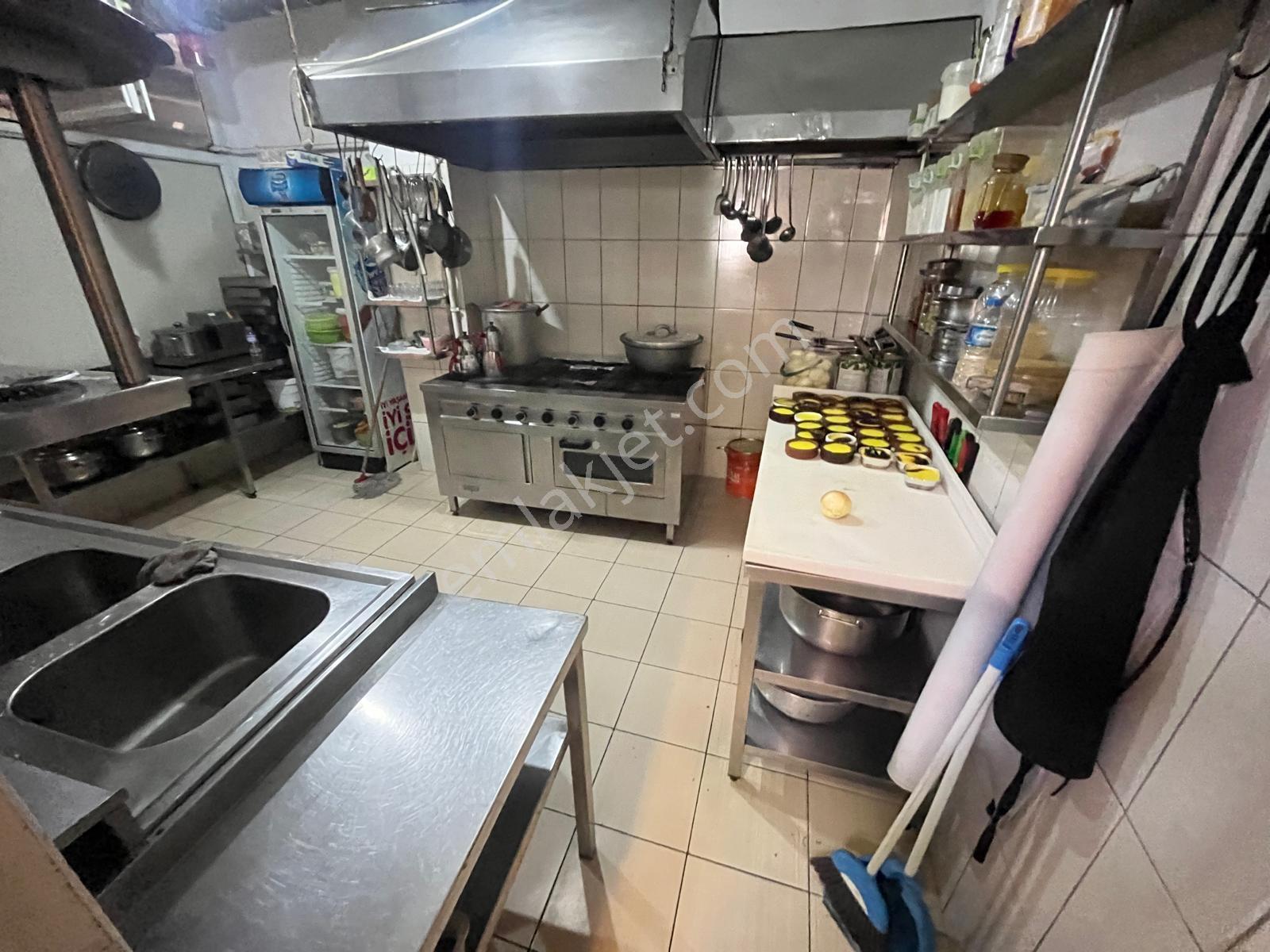 İstanbul Caddesi Üzeri (98 M2(artı Çıkma Alanı) Satılık Dükkan - Görsel 4
