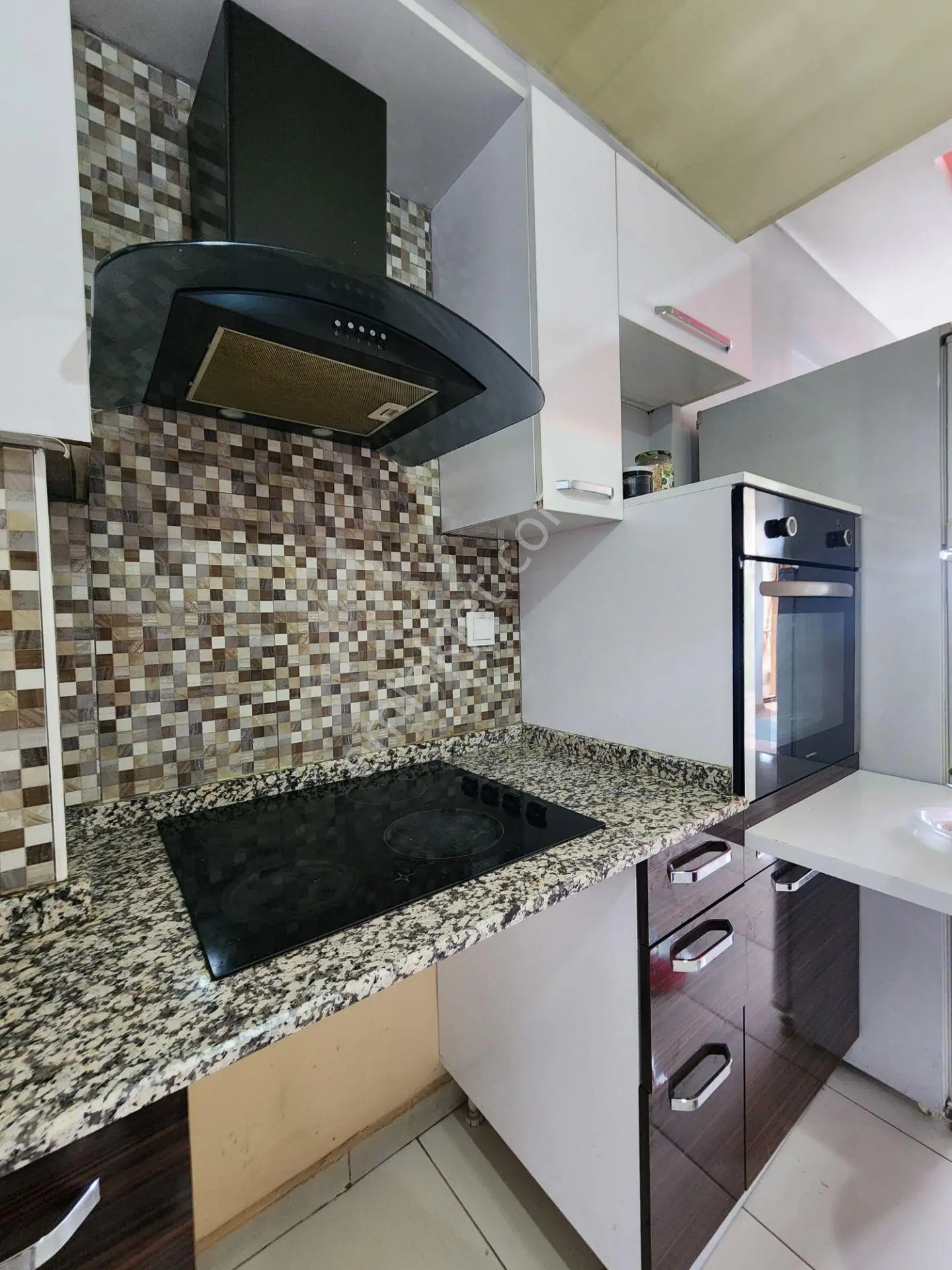 Yazırda Tramvaya Yakın Arakat 2+1 Yatay Eşyalı Kiralık Daire - Görsel 3