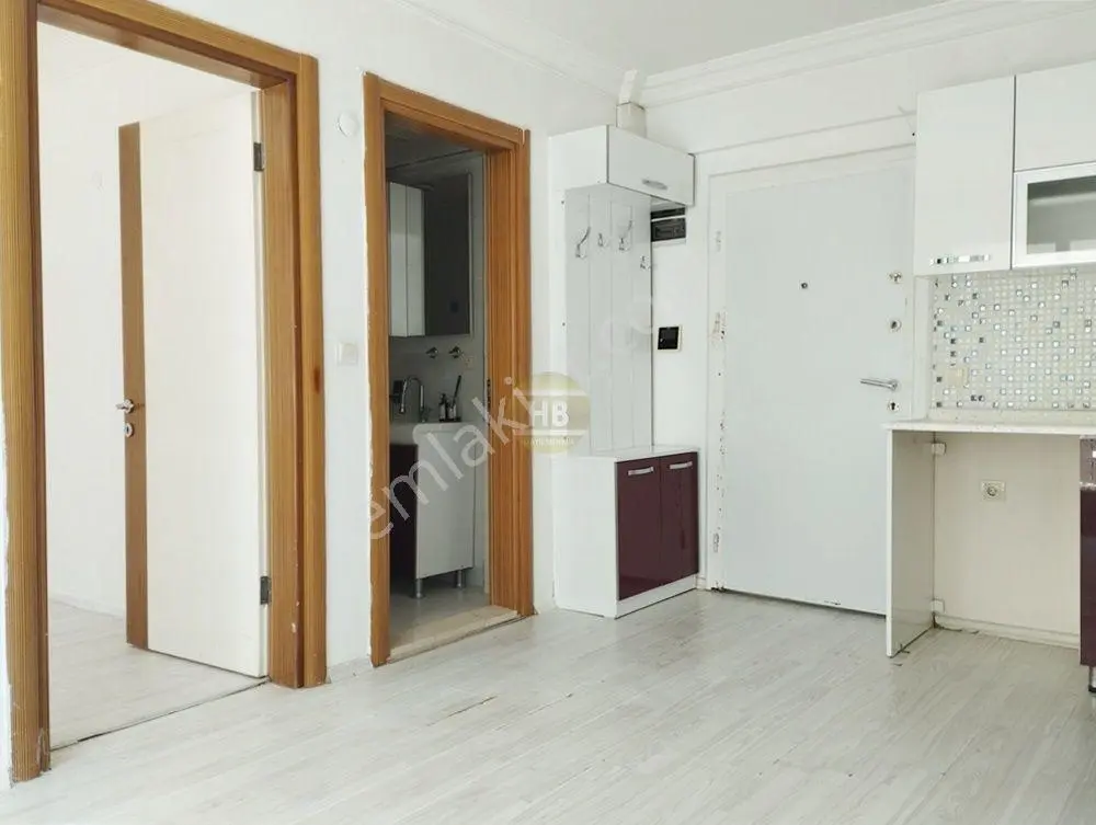 Hb'den 1+1 Kiralık,orta Mah Doğu Gazi Bulvarı'na Yakın,eşyasız - Görsel 3