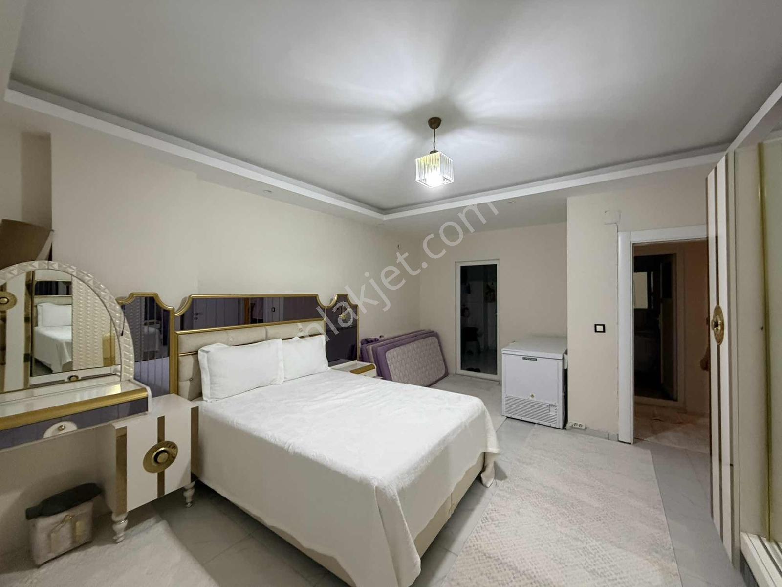 Acar Emlaktan Devrim Mah. Acil Satılık 3+1 185 M2 Lüks Daire - Görsel 6