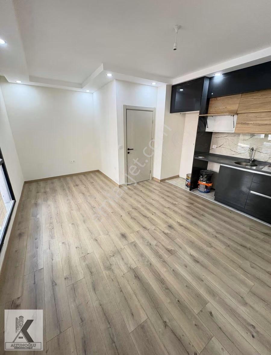 Altunoğlu"ndan Cadde Ulaşım Yakınında 1+1 Sıfır Ara Kat Daire - Görsel 11