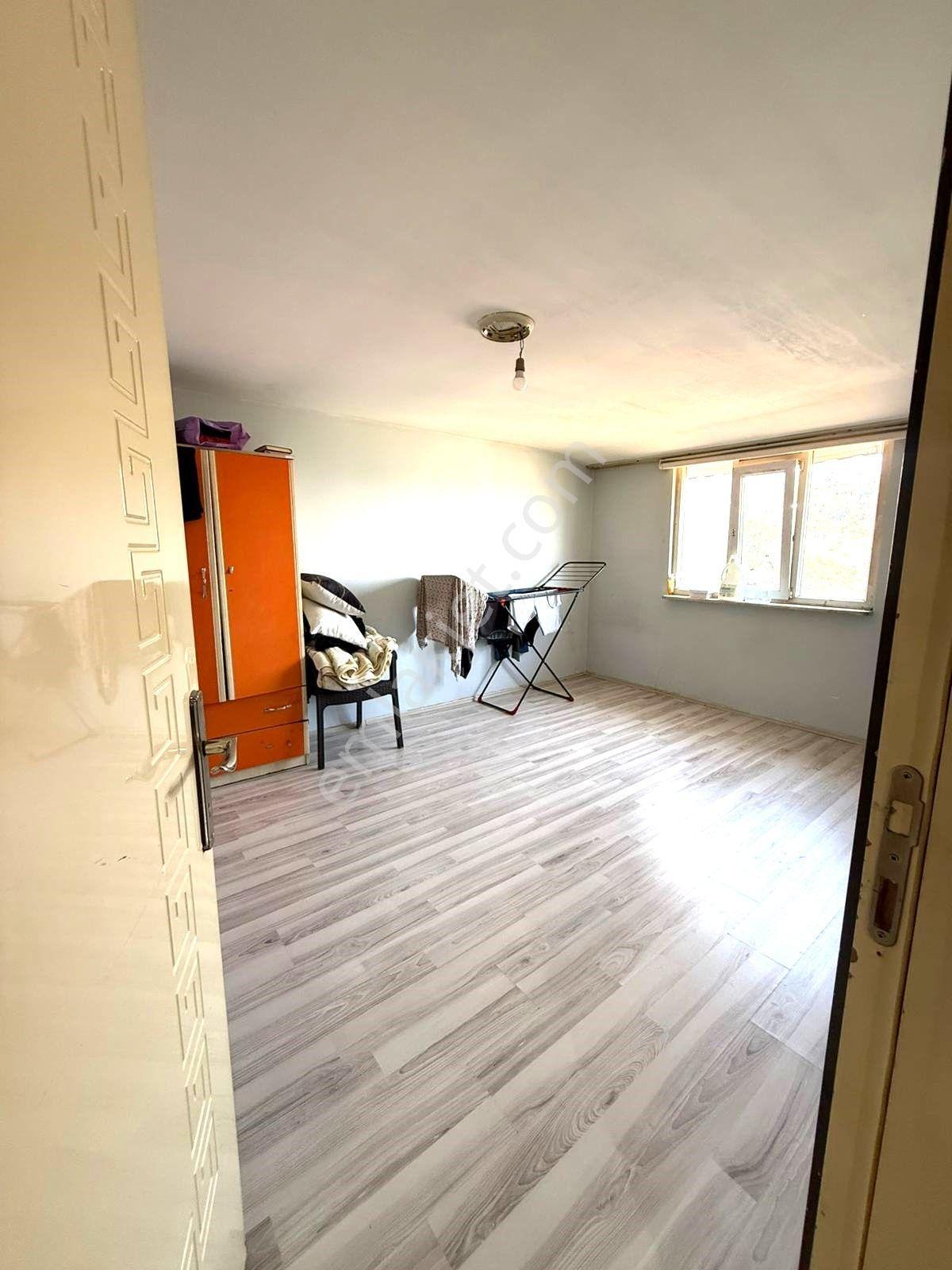 Yeşilyurt Mahallsinde Asansörlü Balkonlu Geniş Teraslı 3+1/120 M2 Dubleks Daire 3.300.000 Tl - Görsel 12