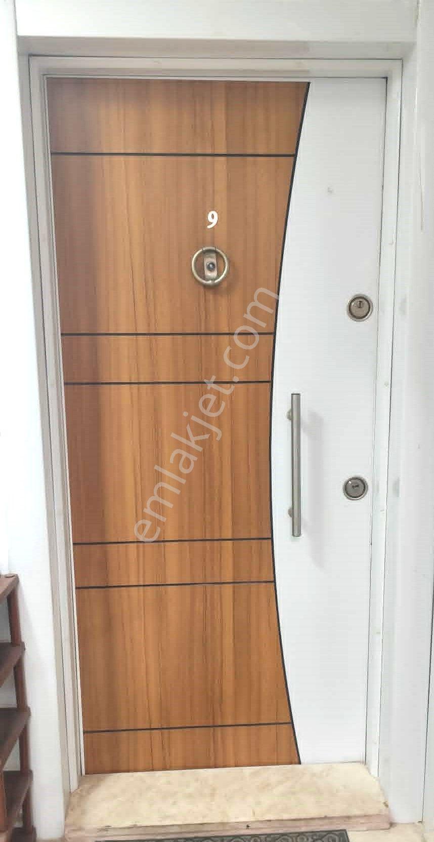 Yeşilyurt Mahallsinde Asansörlü Balkonlu Geniş Teraslı 3+1/120 M2 Dubleks Daire 3.300.000 Tl - Görsel 2