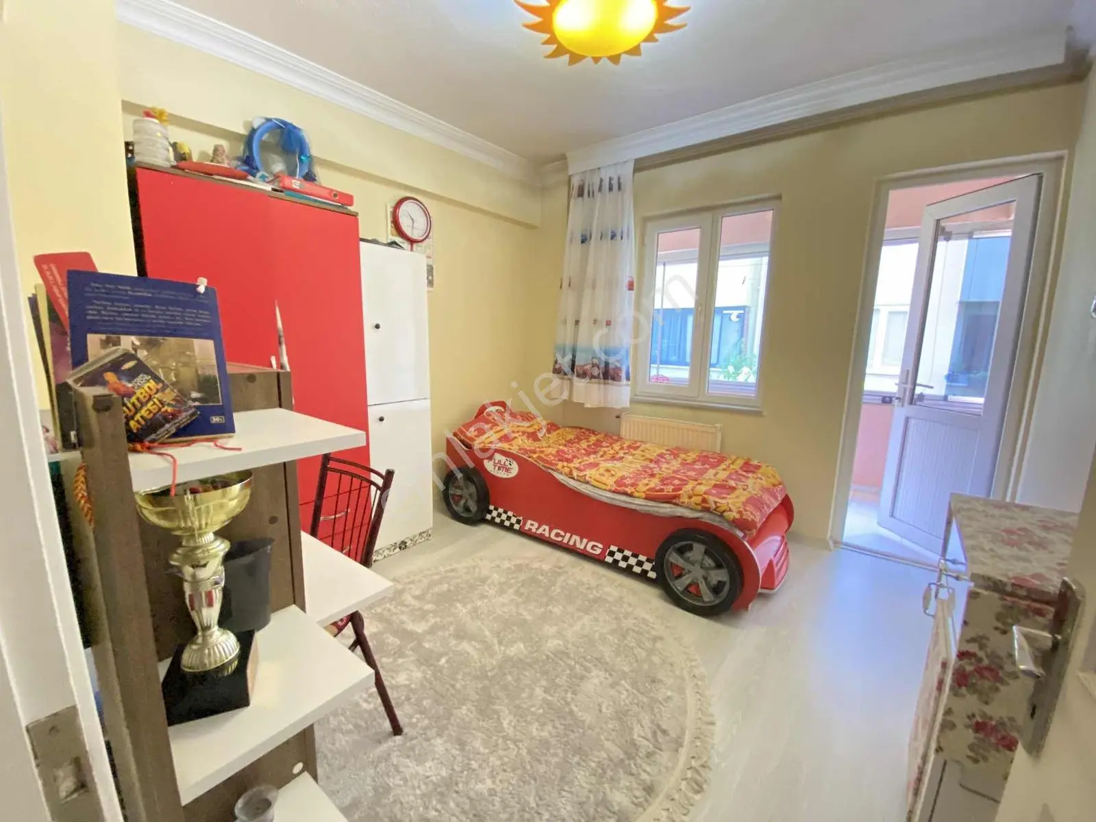 Üçevler'de Cadde Üzeri Satılık Kapalı Garajlı Bahçeli Villa - Görsel 5