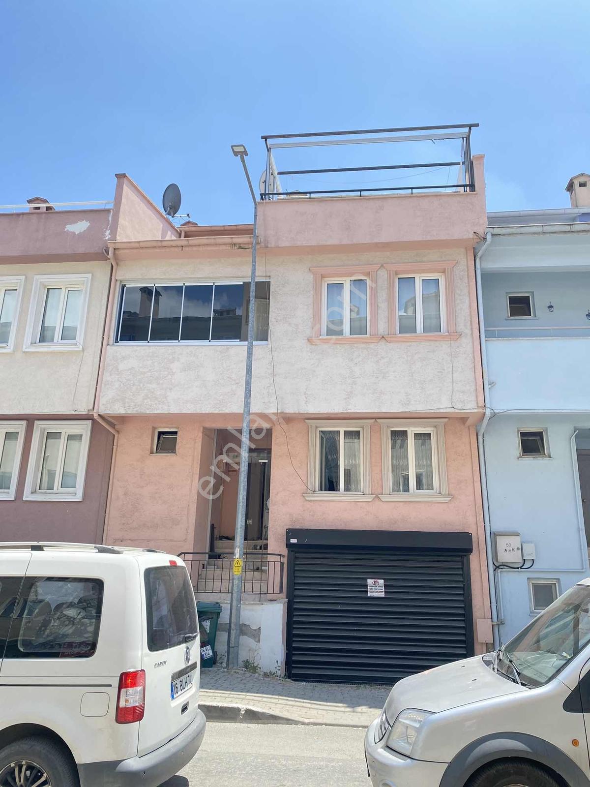 Üçevler'de Cadde Üzeri Satılık Kapalı Garajlı Bahçeli Villa - Görsel 14