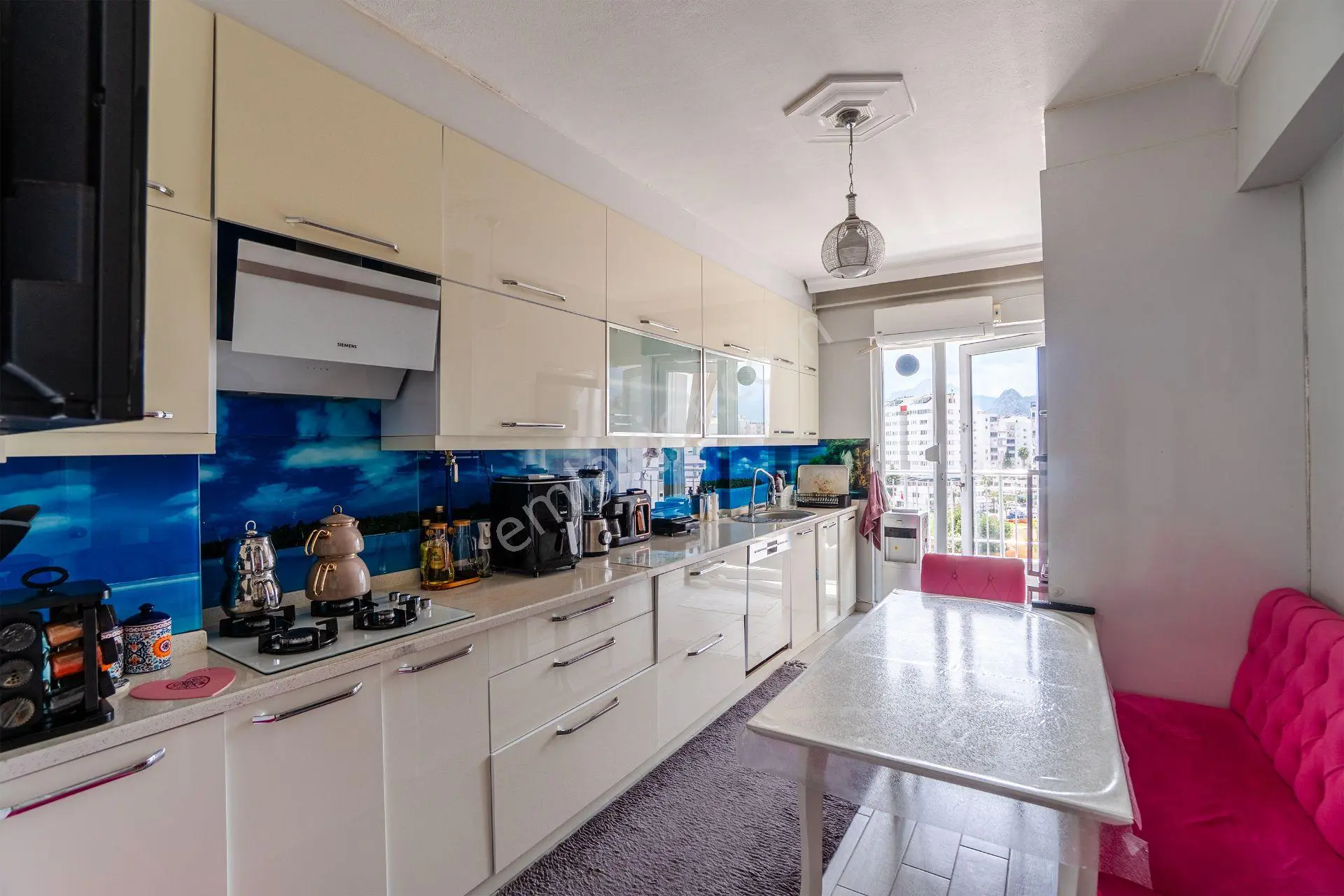 Uncalı 'da Satılık 5+1 Ferah, Sahile Yakın Dubleks Daire/de