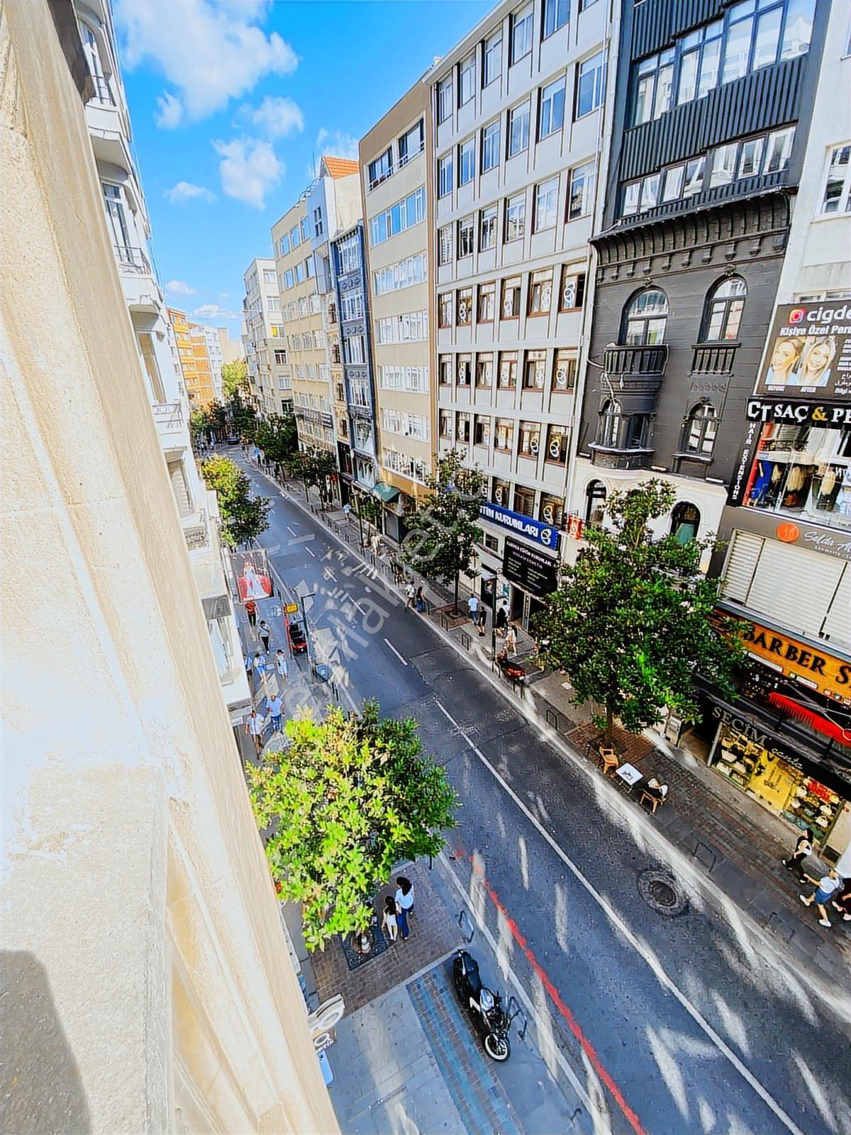 Rumeli Caddesi Üzeri İçi Sıfır Tabela Değeri Yüksek Kiralık 4+1 - Görsel 34