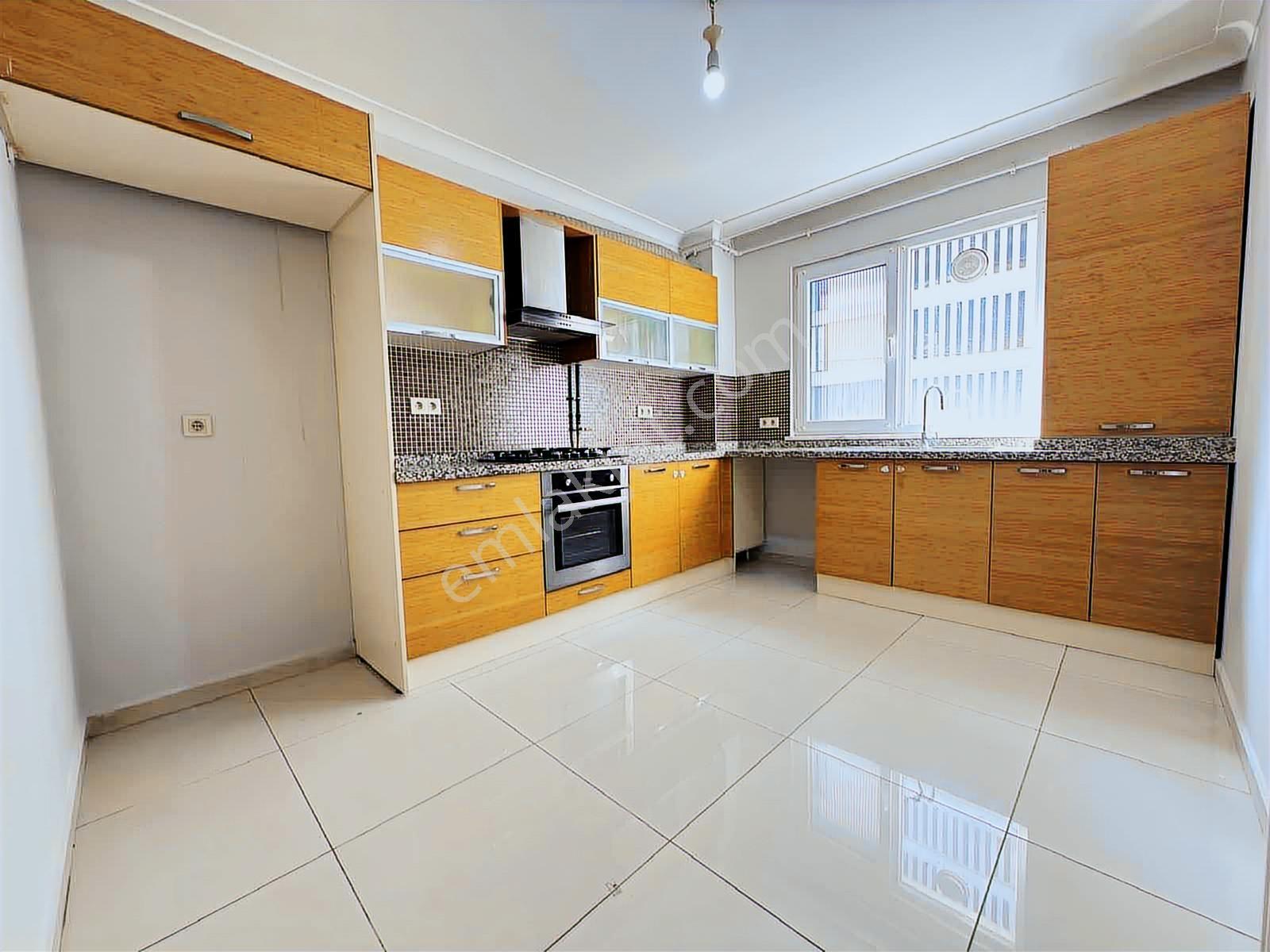 Ümraniye Şerifali Besa Konutları Kiralık 4+1 Geniş Fırsat Daire - Görsel 3