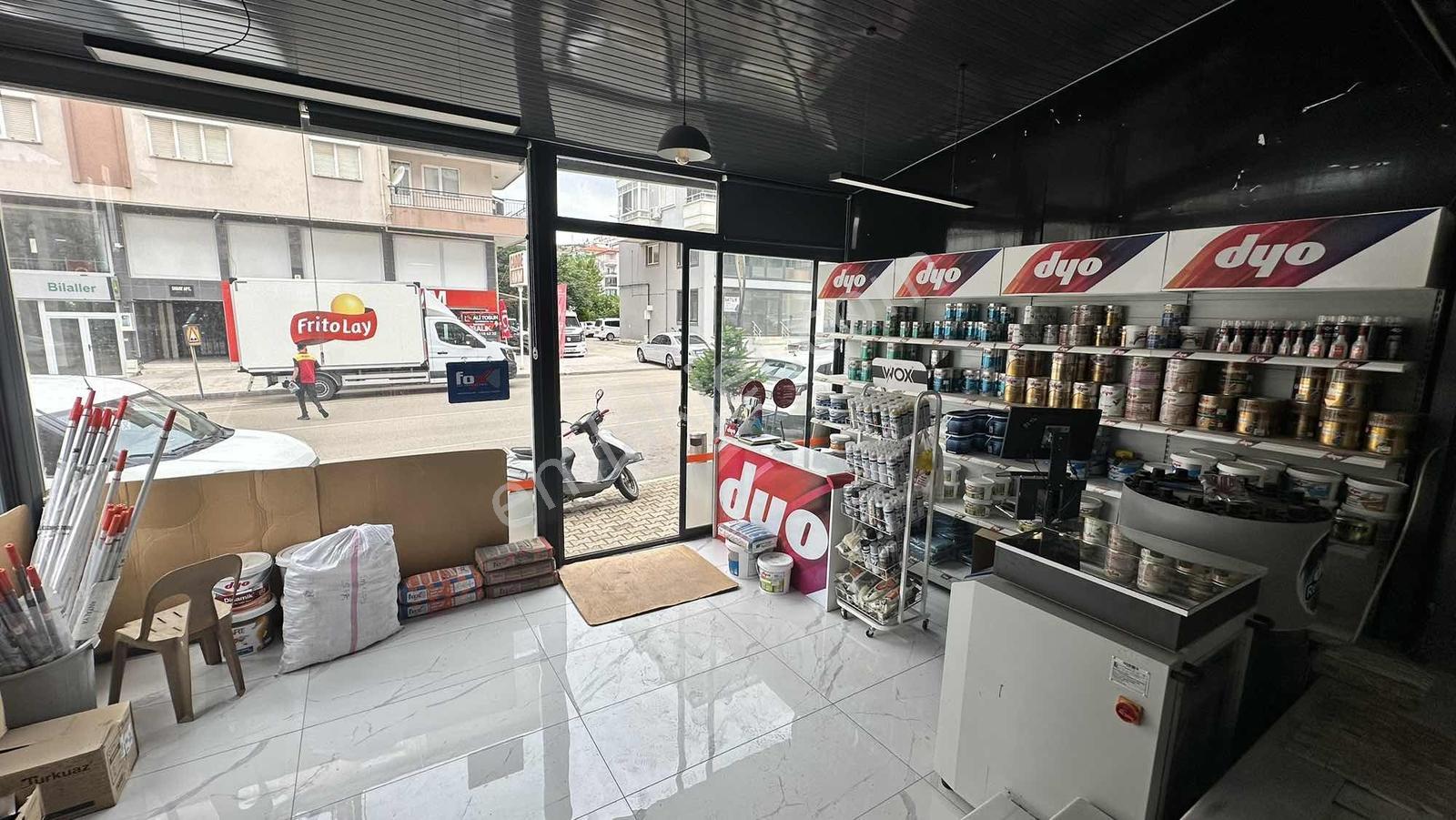 Vıp Gayrimenkul' Den Cadde Üzerinde 180 M² 2 Katlı Dükkan - Görsel 24