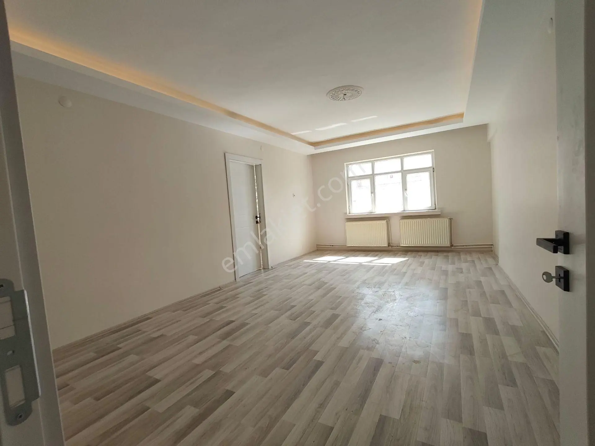 Yılmaz Gayrimenkulden Tandoğan Mah 3+1 Arakatta 135m2 Lüx Yapılı 4.149 Pazarlıklı Daire - Görsel 9