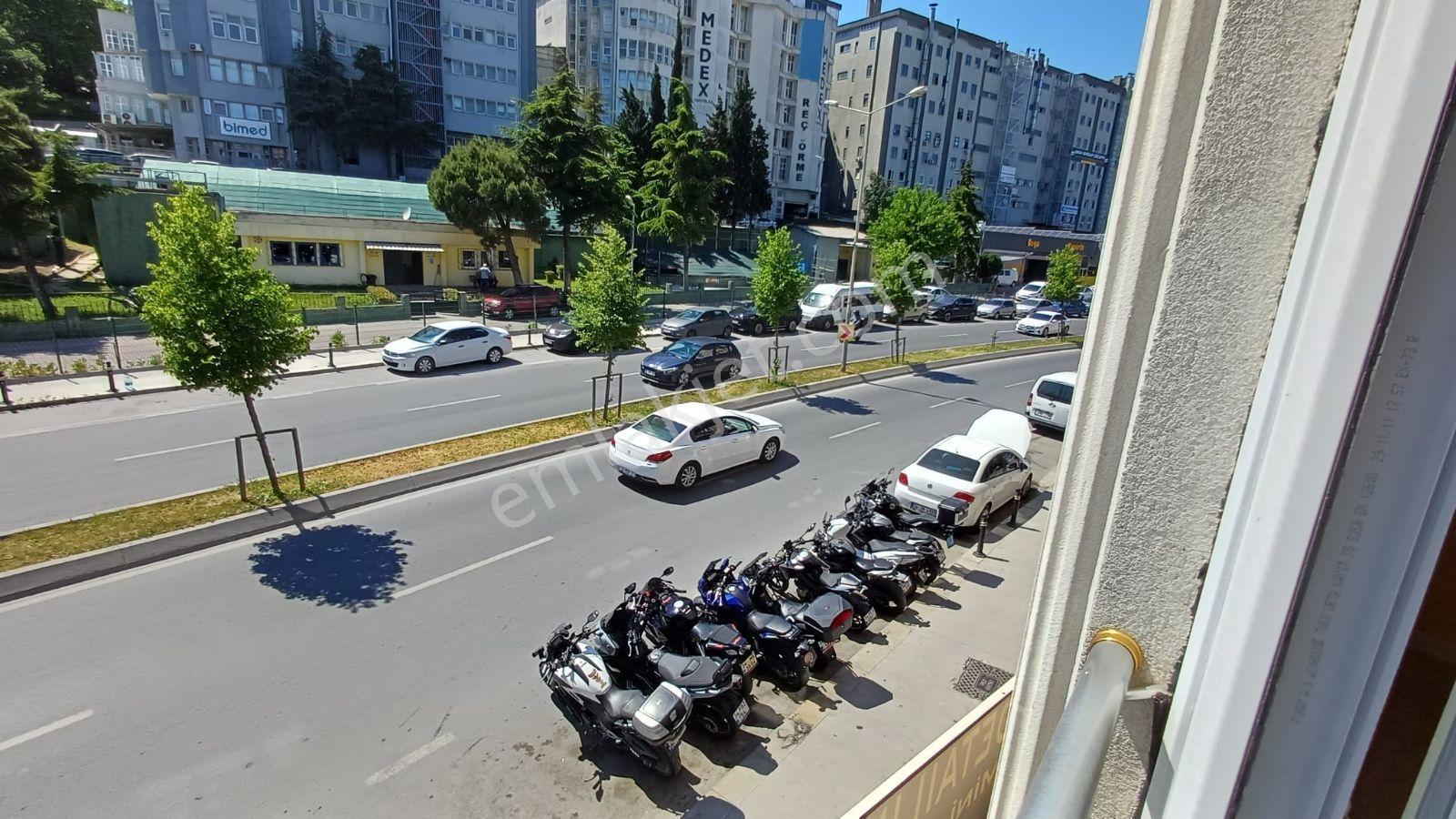 Yakuplu Hürriyet Bulvarı Üzerinde Kiralık Daire - Görsel 2