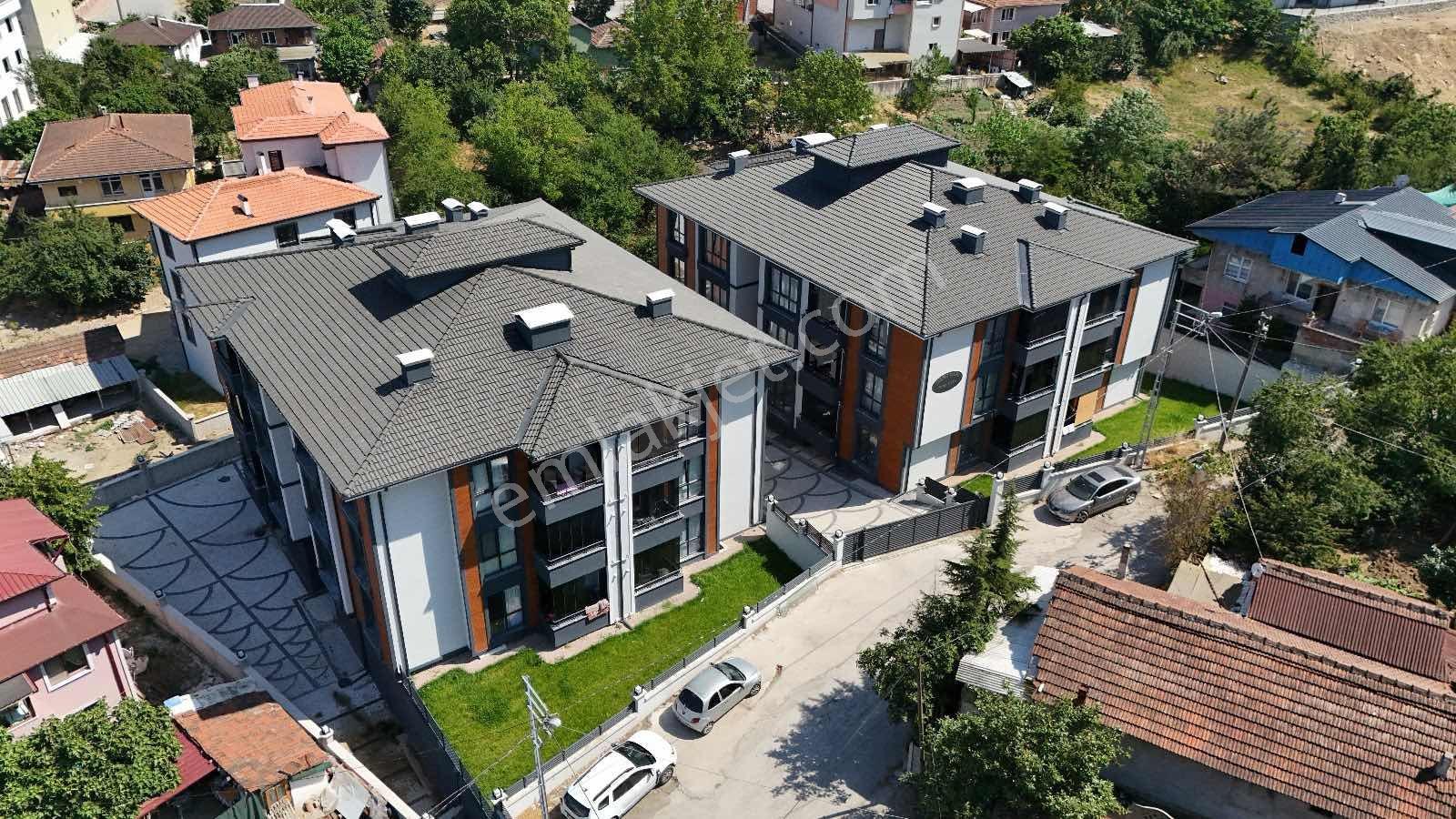 Ayşe Emlak'tan Asansör+kiler+otopark+cambalkon+ankastreli Daire