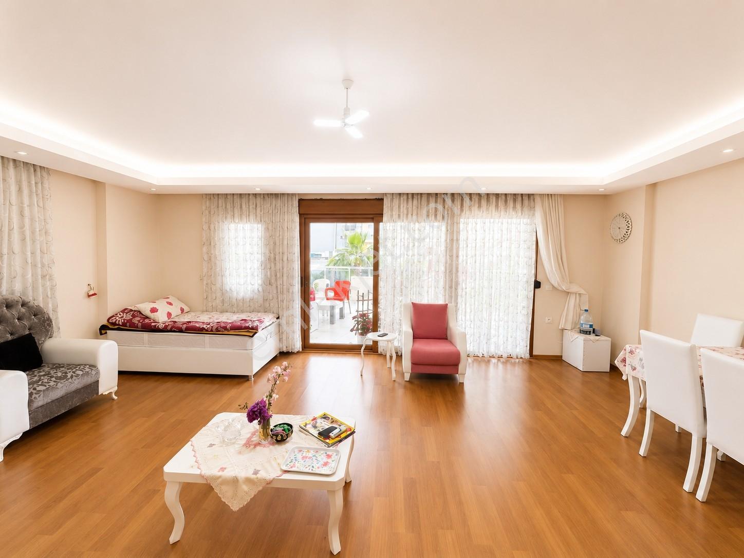 Alanya Mahmutlar 3+1 Ayrı Mutfak 220 M2 Eşyasız Denize 100m - Görsel 8