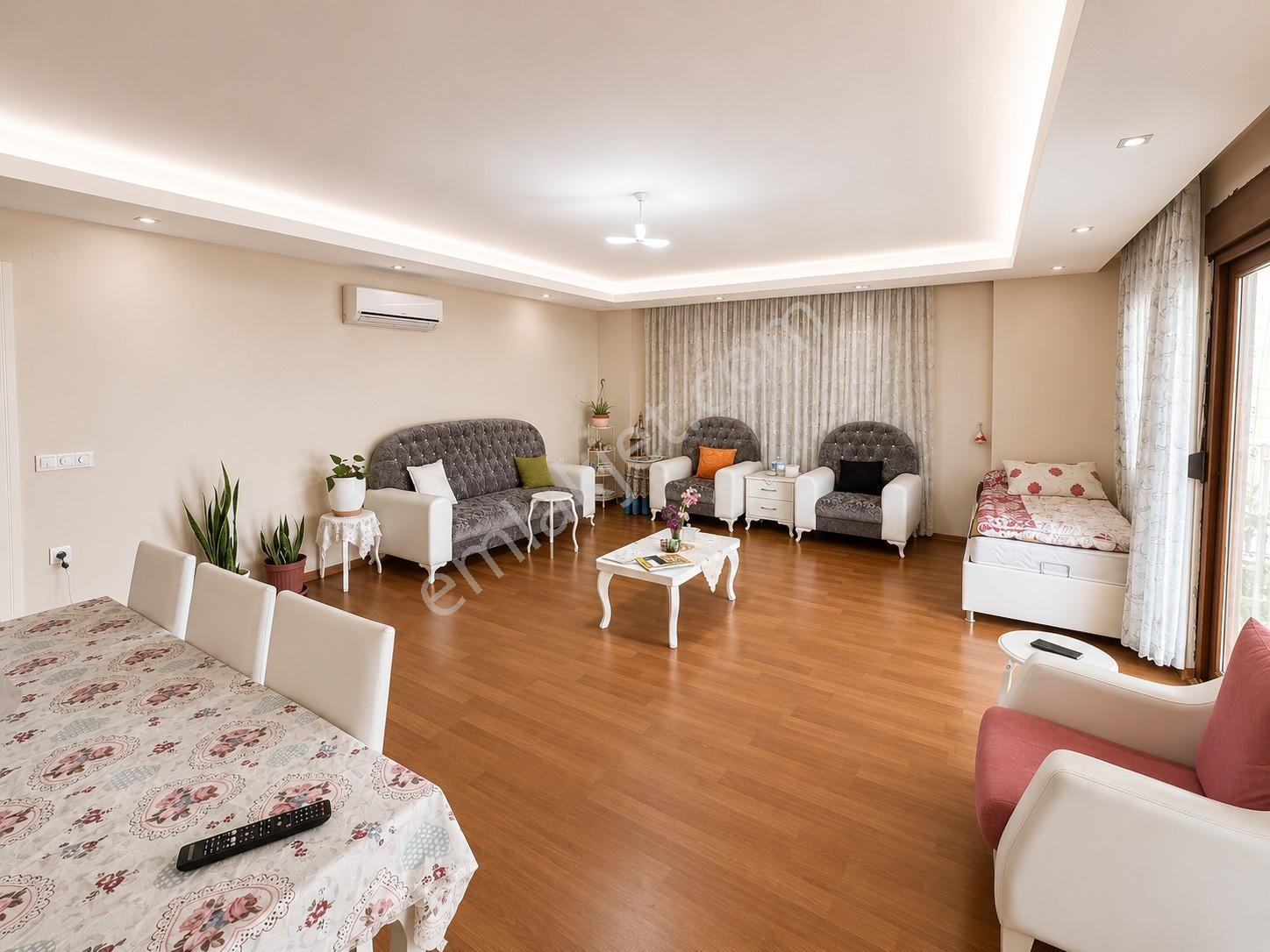 Alanya Mahmutlar 3+1 Ayrı Mutfak 220 M2 Eşyasız Denize 100m - Görsel 28