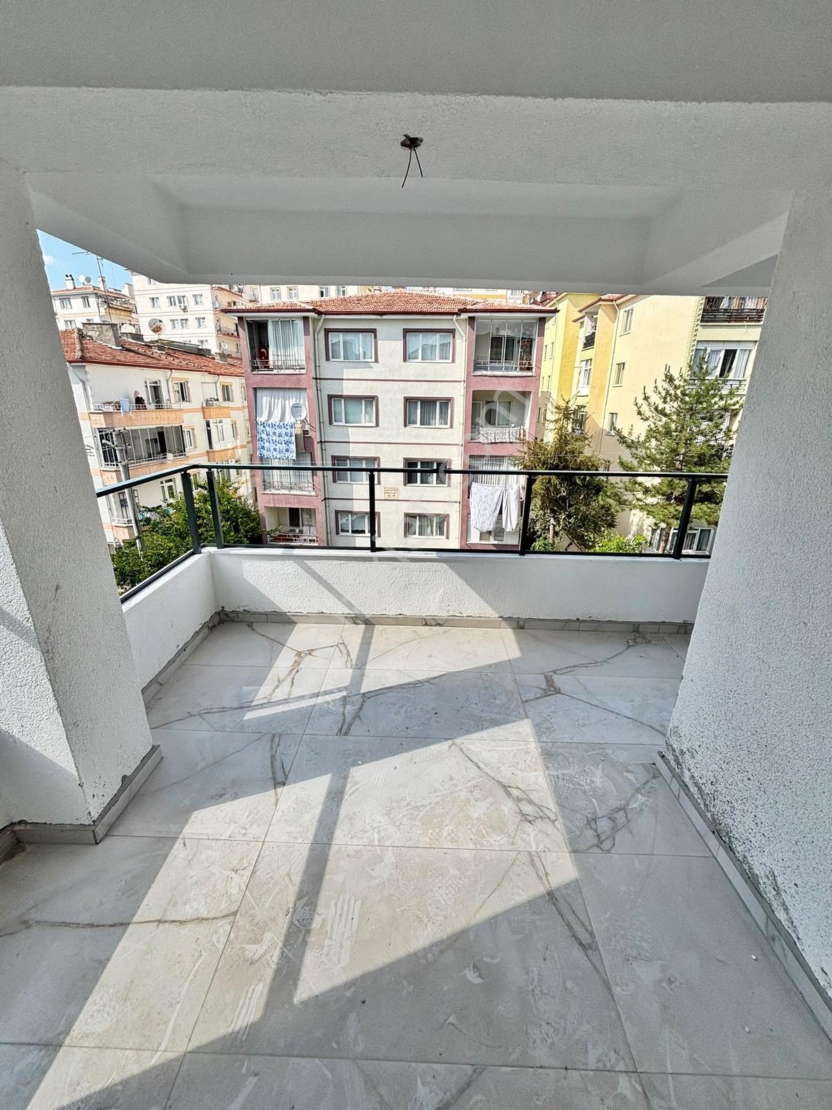 Sincan Merkez'de 3+1 Sıfır Ön Cephe Ara Kat Daire - Görsel 7