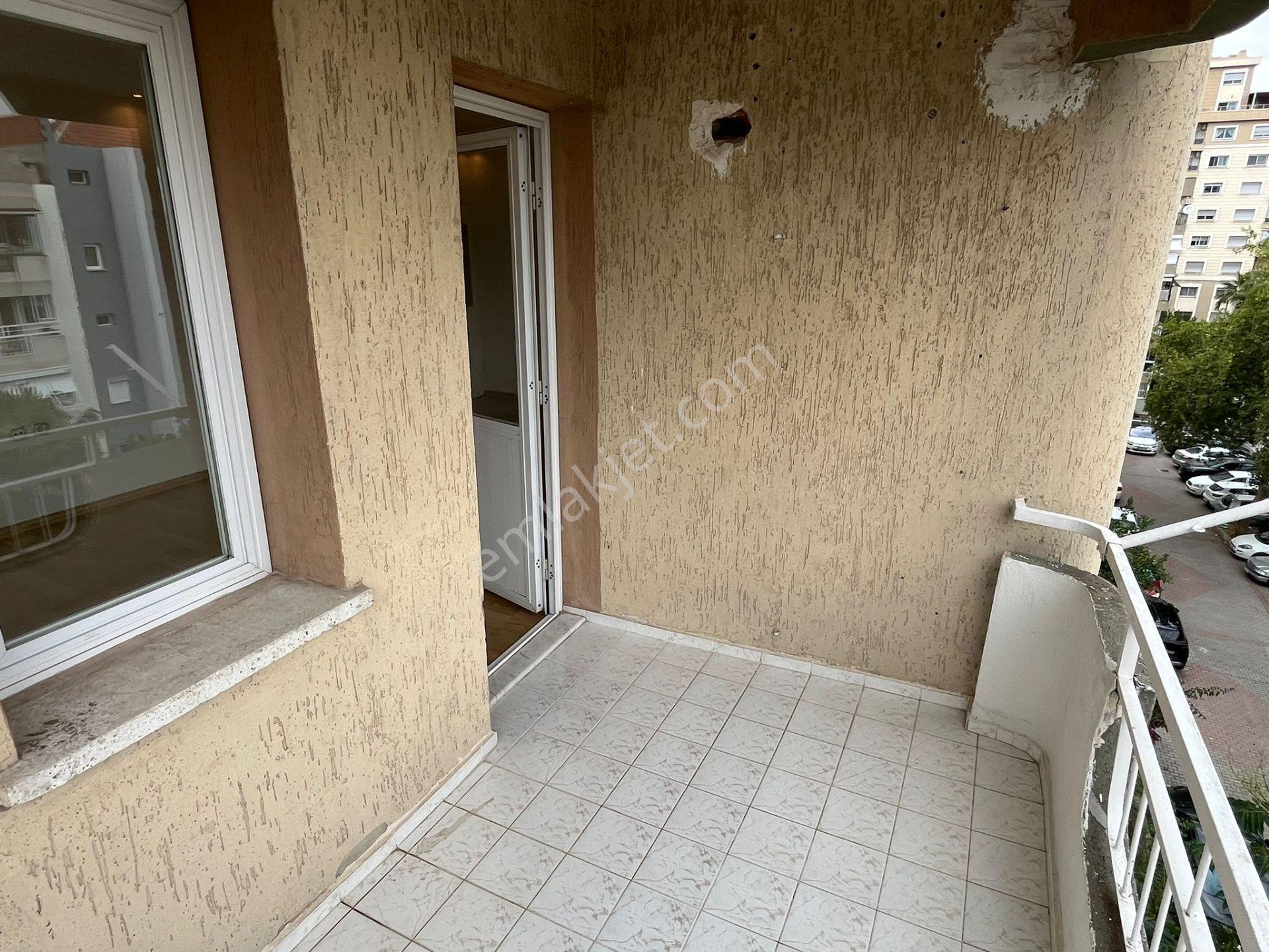 Bostanlıda Merkezi Konumda, Ferah, 3+1 Kiralık Daire - Görsel 14