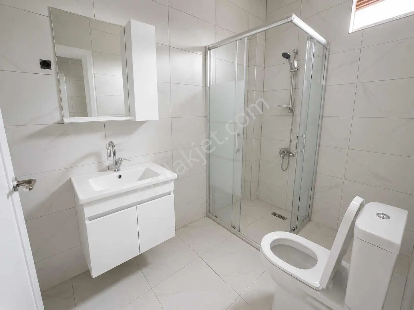 Remax Hür Uğur Çakar'dan Serdivan Kaymakamlık Yanı 3+1 Daire - Görsel 5
