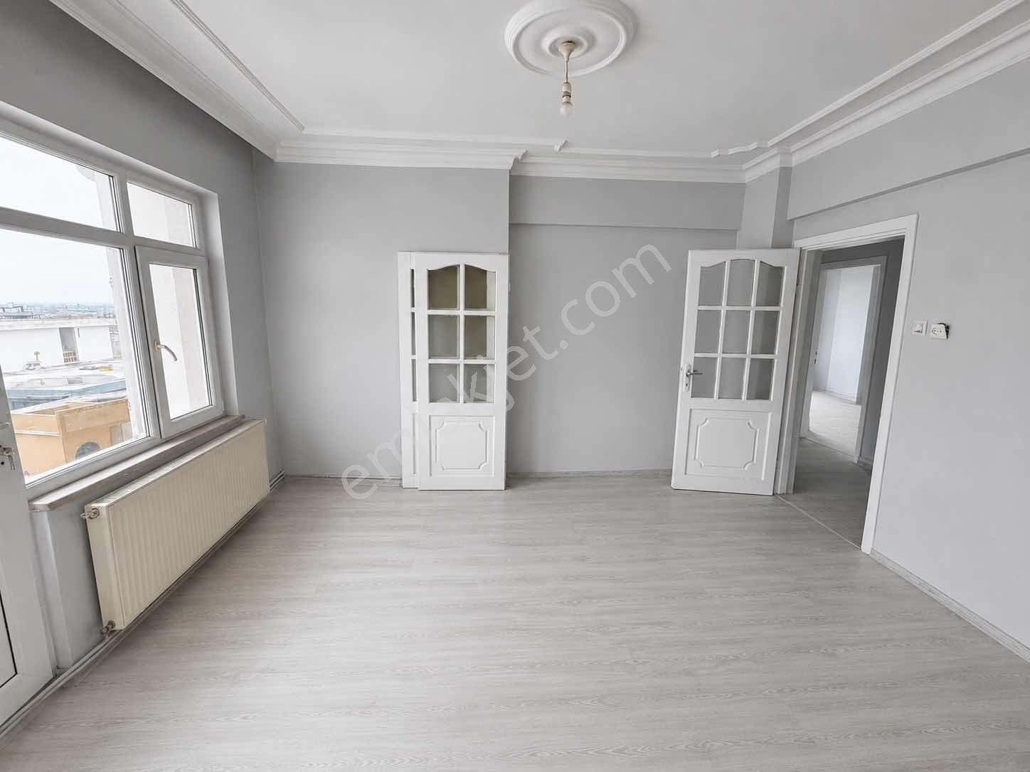 Remax Hür Uğur Çakar'dan Serdivan Kaymakamlık Yanı 3+1 Daire - Görsel 6
