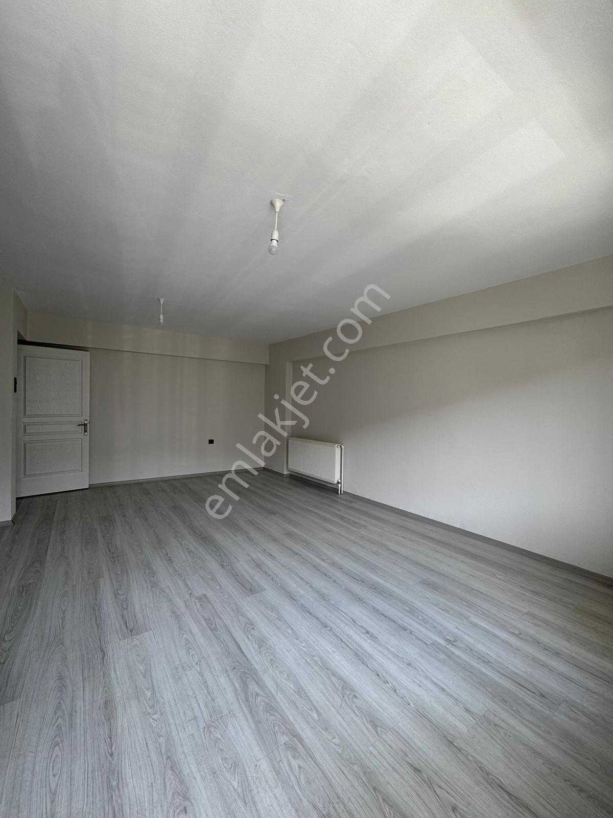 Cadde Üzerinde Satılık 3+1 Daire - Görsel 24
