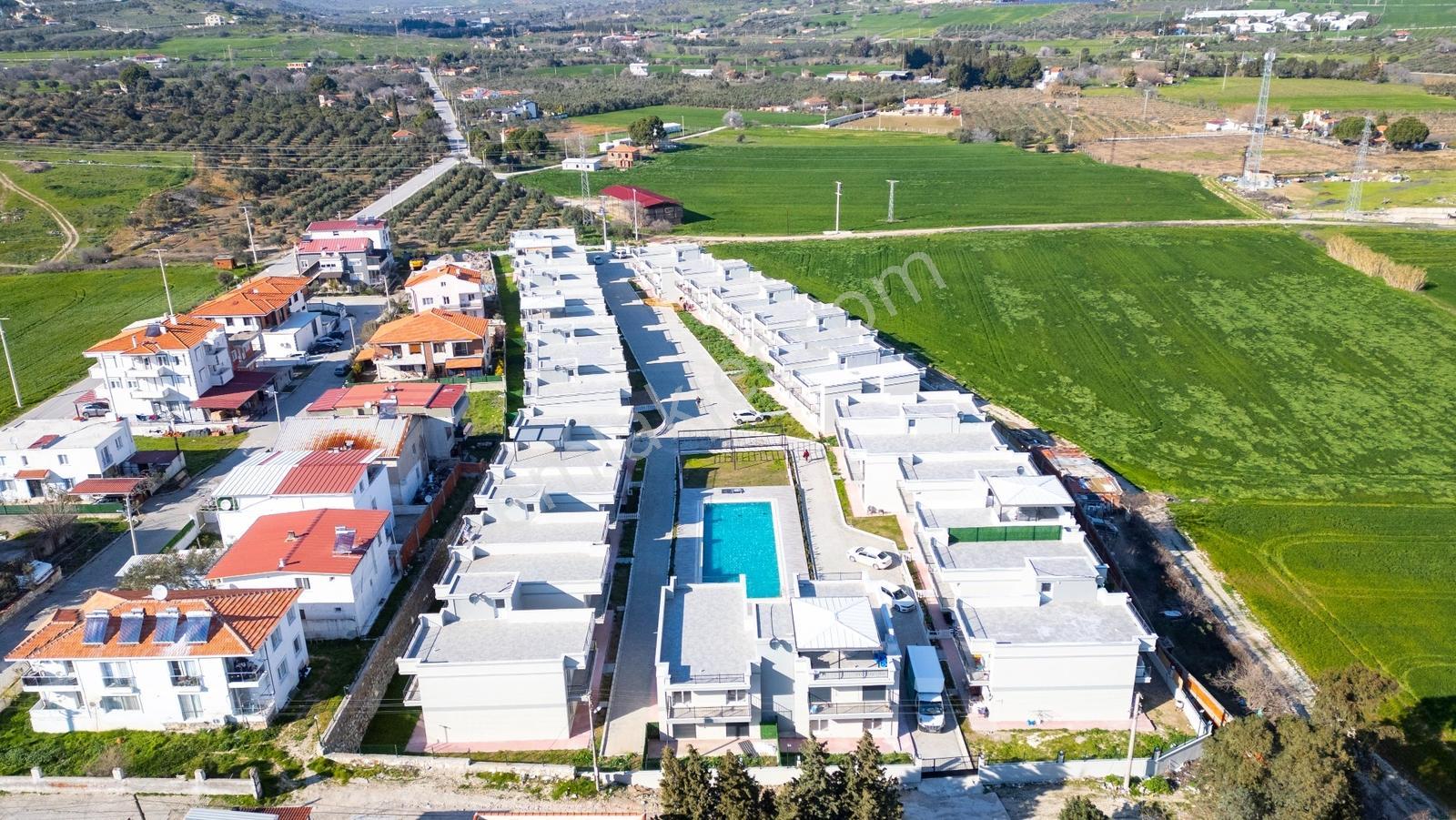 Foça Yenibağarası Havuzlu Sitede 2+1 Kiralık Daire - Görsel 16