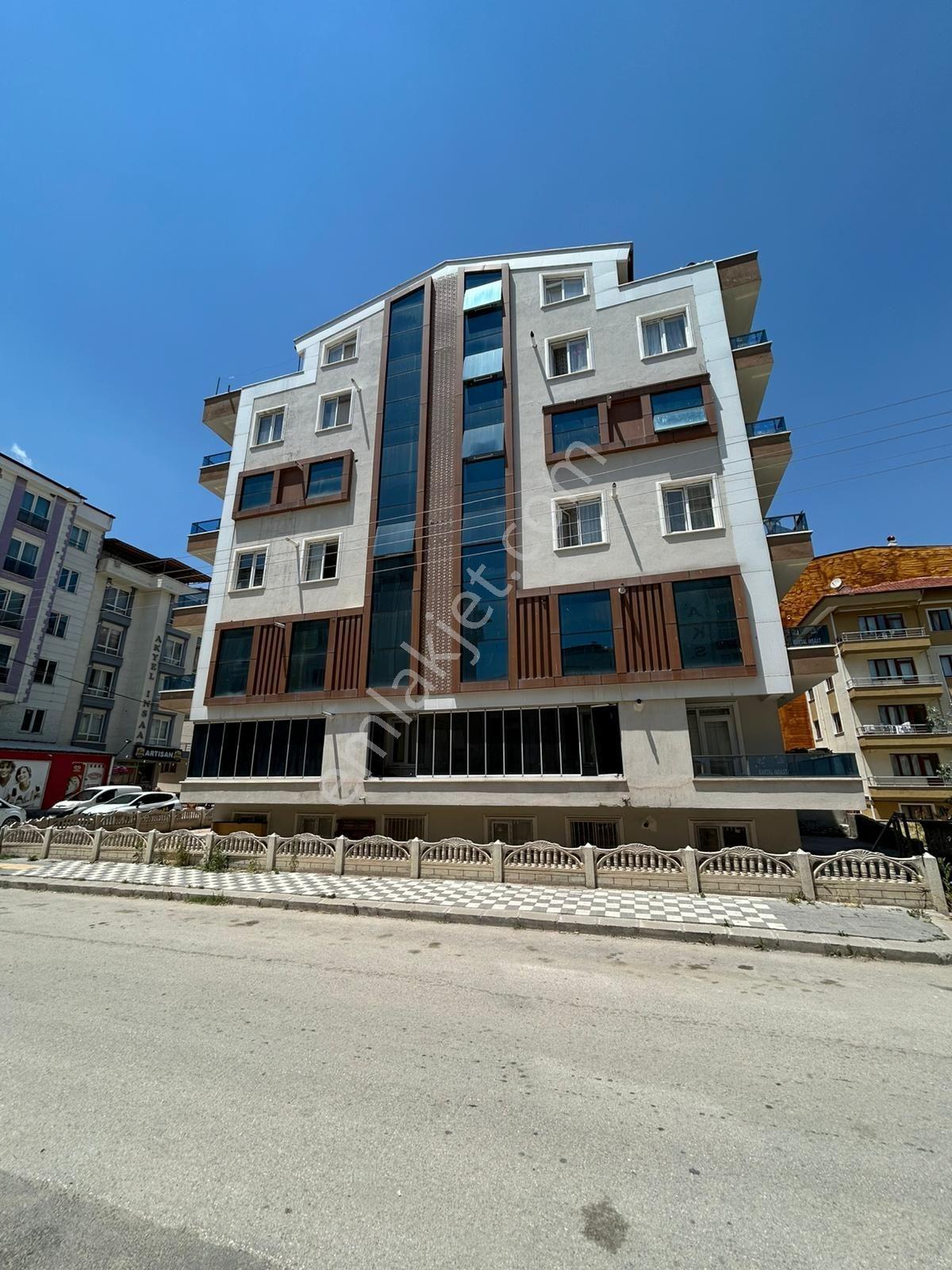 Afyon Üçok Emlaktan Erenler Mah Kiralık 2+1 Eşyalı Daire