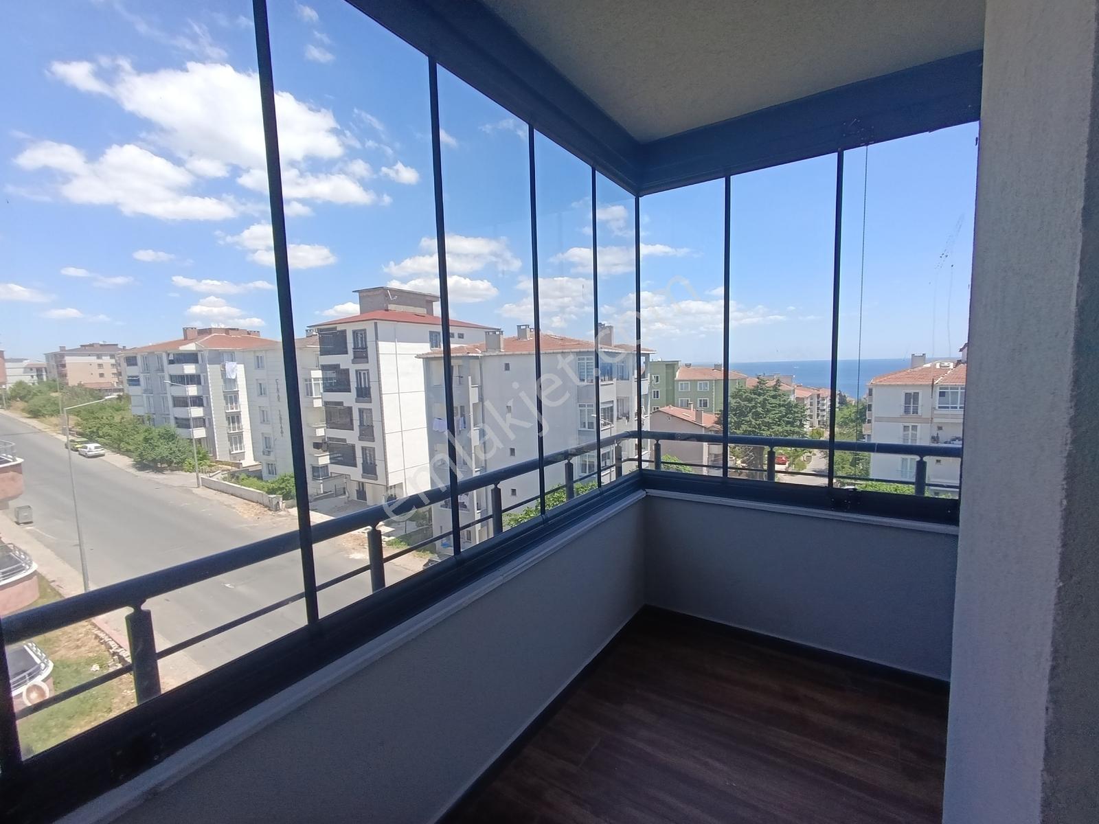 Deniz Manzaralı, Ebeveyn Banyolu 2+1 Kapalı Balkonlu Kiralık