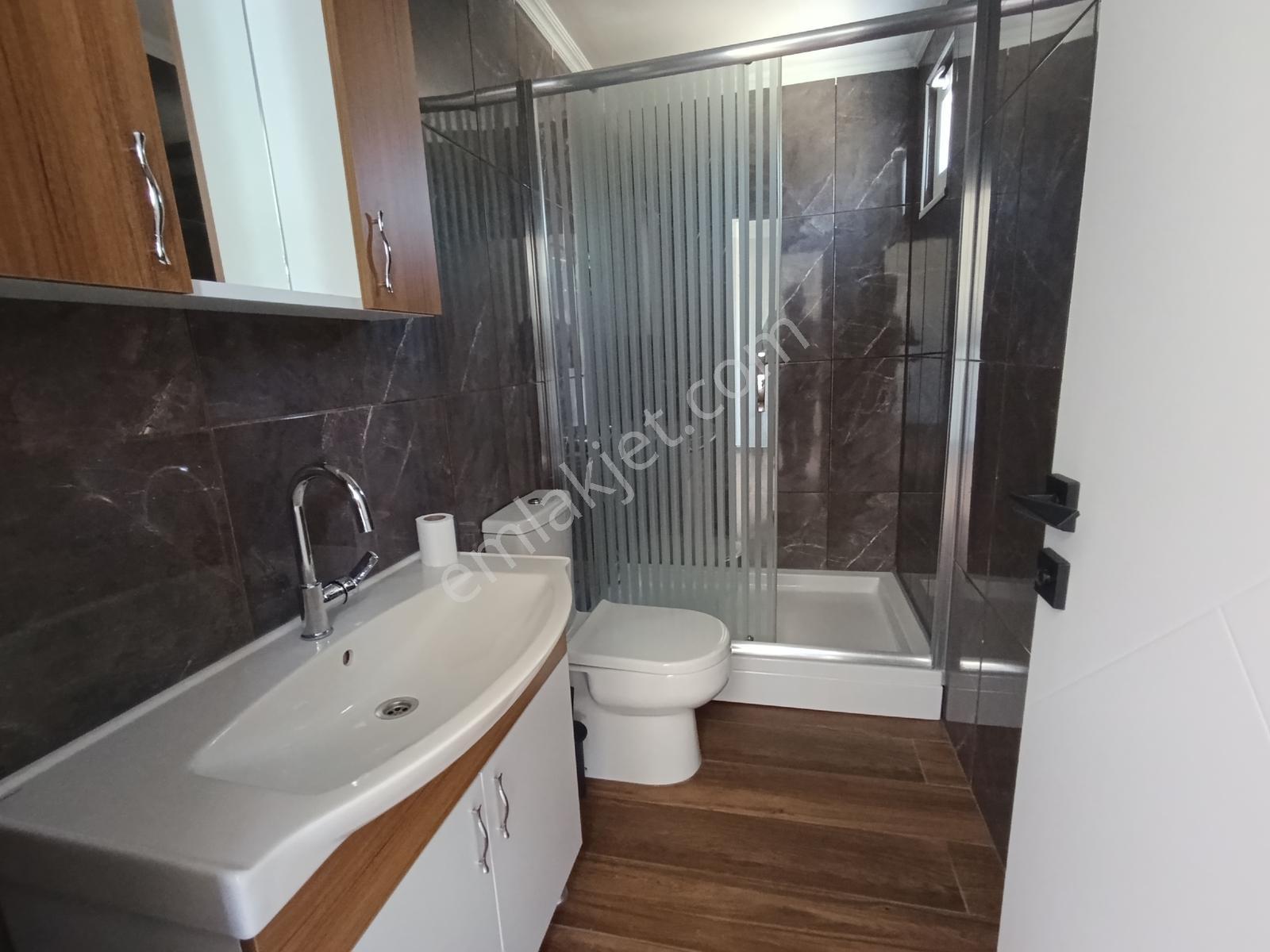 Deniz Manzaralı, Ebeveyn Banyolu 2+1 Kapalı Balkonlu Kiralık - Görsel 9
