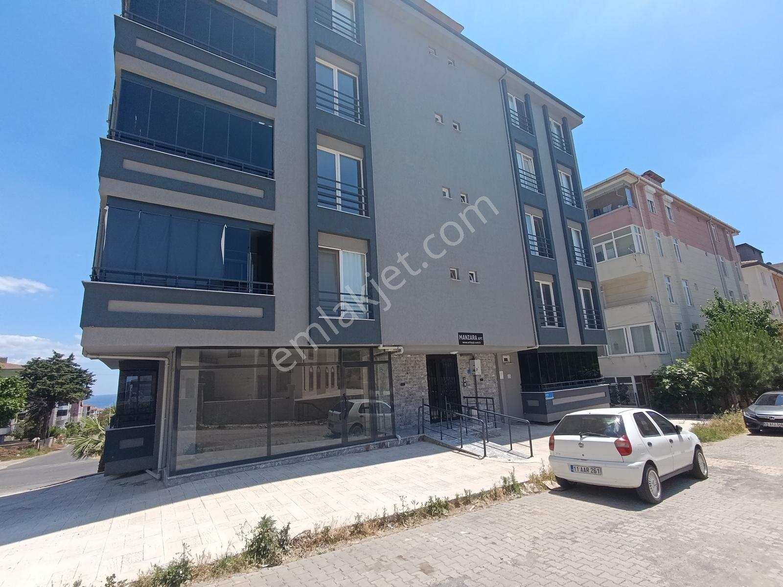 Deniz Manzaralı, Ebeveyn Banyolu 2+1 Kapalı Balkonlu Kiralık - Görsel 11