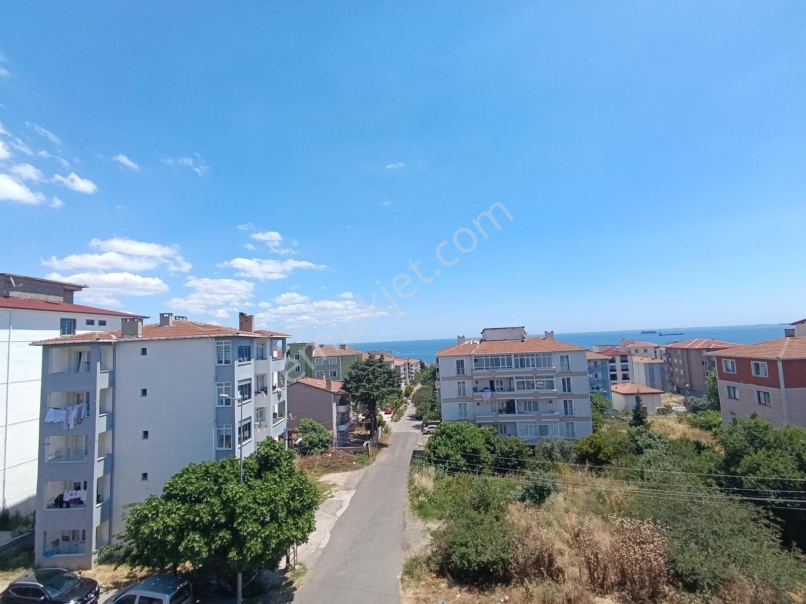 Deniz Manzaralı, Ebeveyn Banyolu 2+1 Kapalı Balkonlu Kiralık - Görsel 15