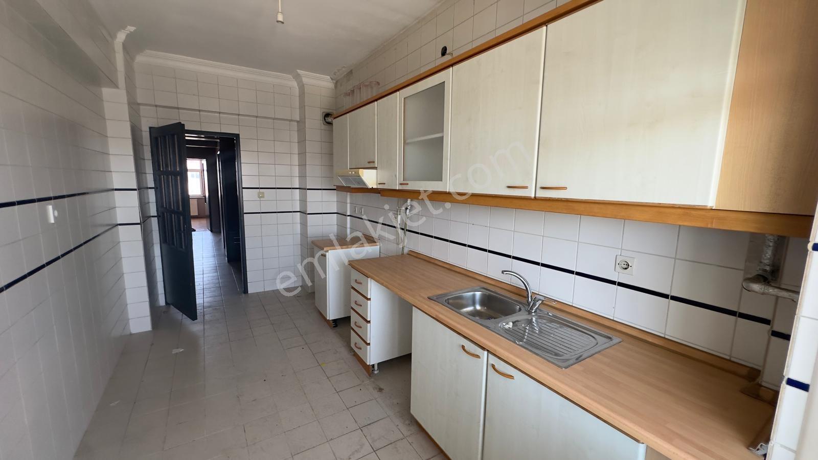 Beylikdüzü Migros Ve E5 Arkasında 3+1 Kiralık Daire - Görsel 34