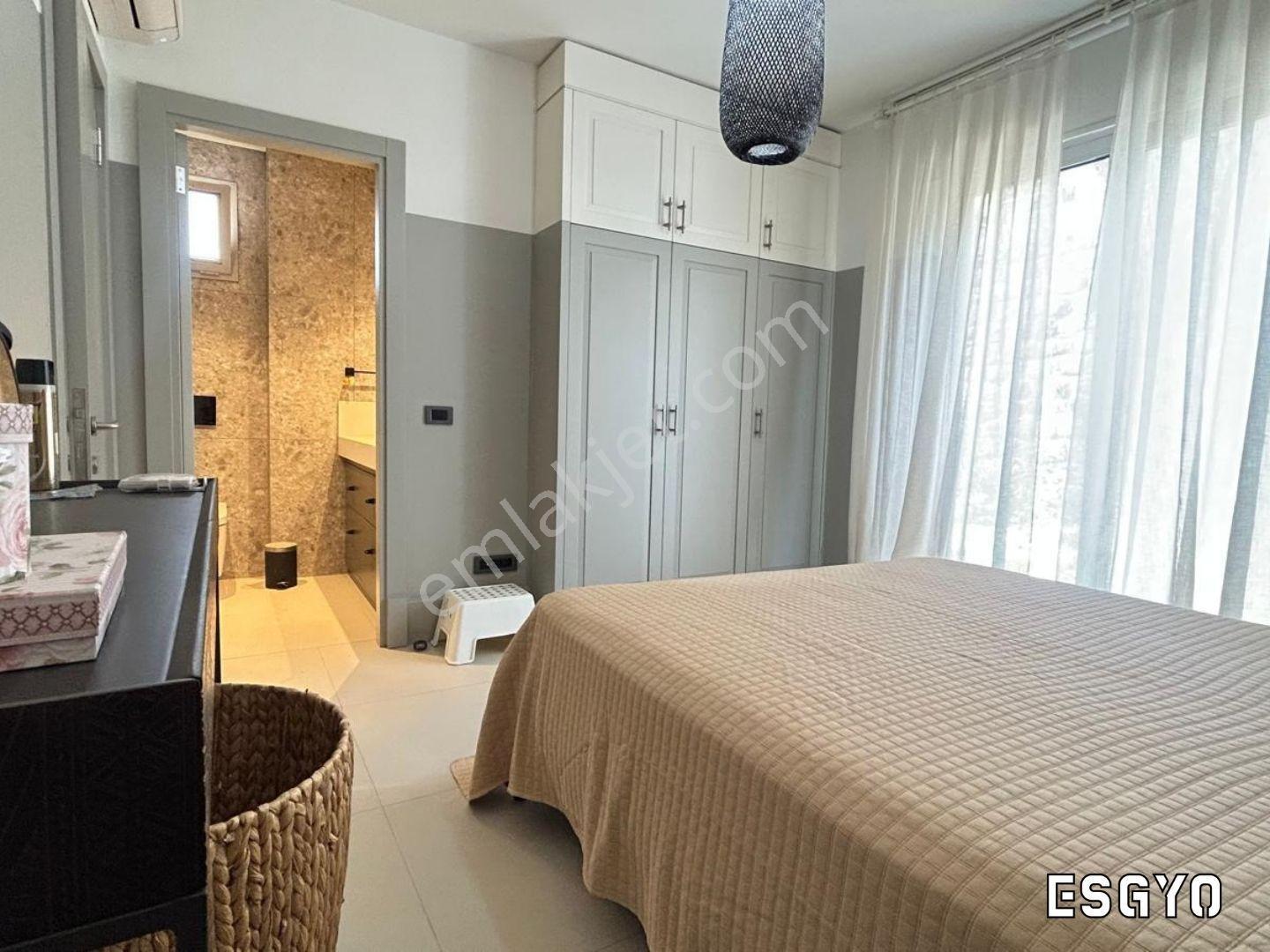 Esgyo'dan Bodrum Türkbükü'nde Deniz Manzaralı, Havuzlu Villa - Görsel 8