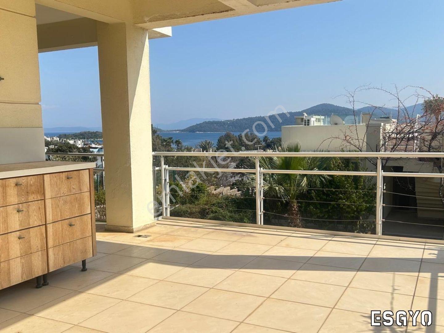 Esgyo'dan Bodrum Türkbükü'nde Deniz Manzaralı, Havuzlu Villa
