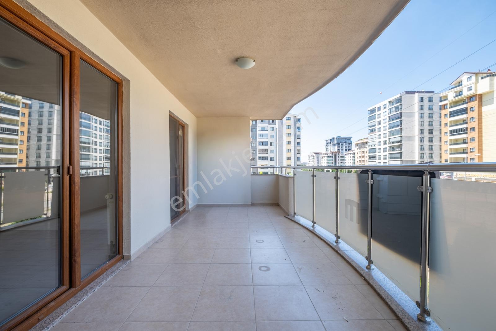 Remax Advantage Arzu Aksaray'dan Forelievler3'te Kiralık Arakat - Görsel 17