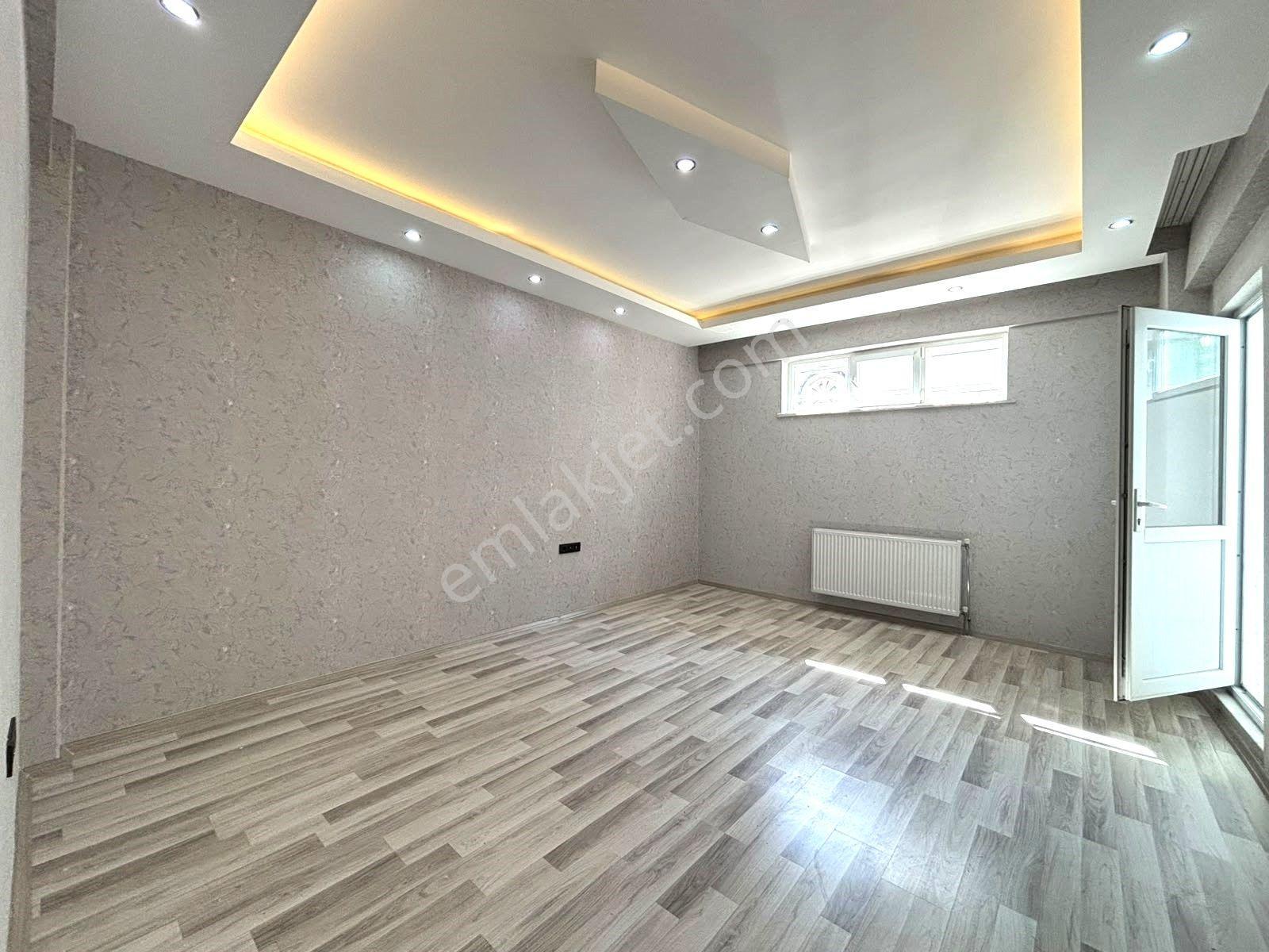 İlbadı Mahallesinde Parkın Yanıbaşında Düz Giriş Kat 3+1/125 M2 Daire 3.650.000 Tl Satılık - Görsel 4