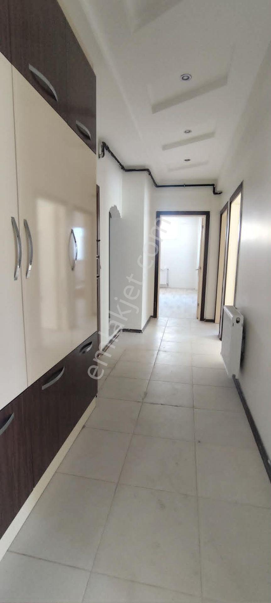 İlbadı Mahallesinde Parkın Yanıbaşında Düz Giriş Kat 3+1/125 M2 Daire 3.650.000 Tl Satılık - Görsel 11
