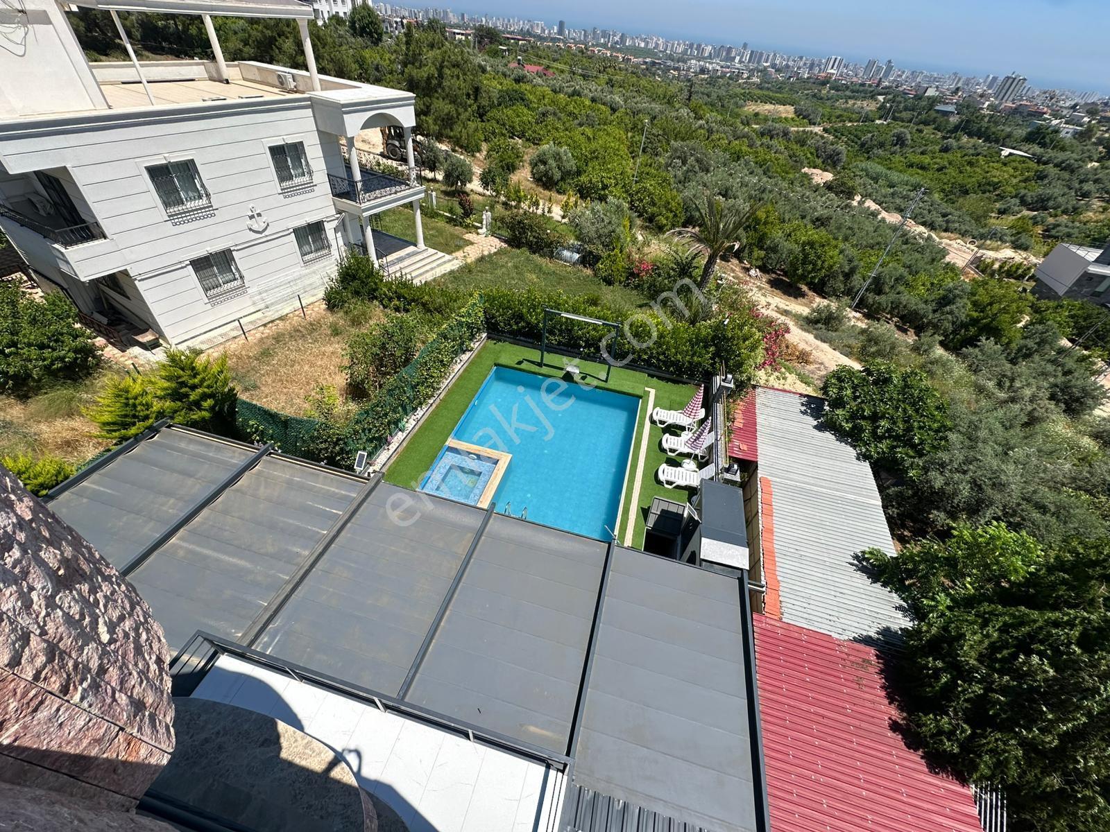 Remax Toros'tan Kuyuluk'ta Özel Mimarili Ultralüks Villa - Görsel 25