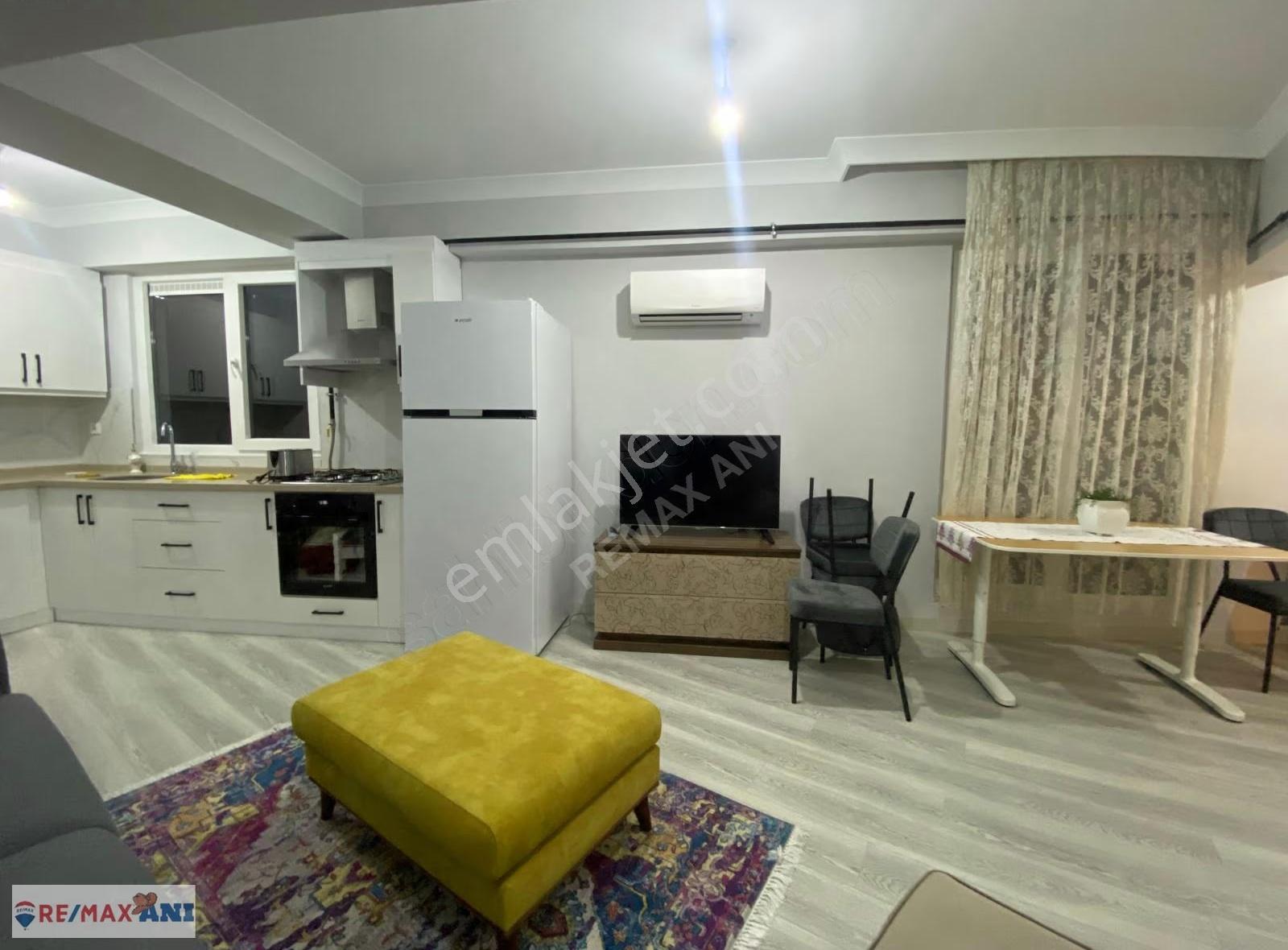 Remax Anı 'dan Üsküdar Bahçelievler 'de Geniş Kiralık 1+1 Daire - Görsel 3
