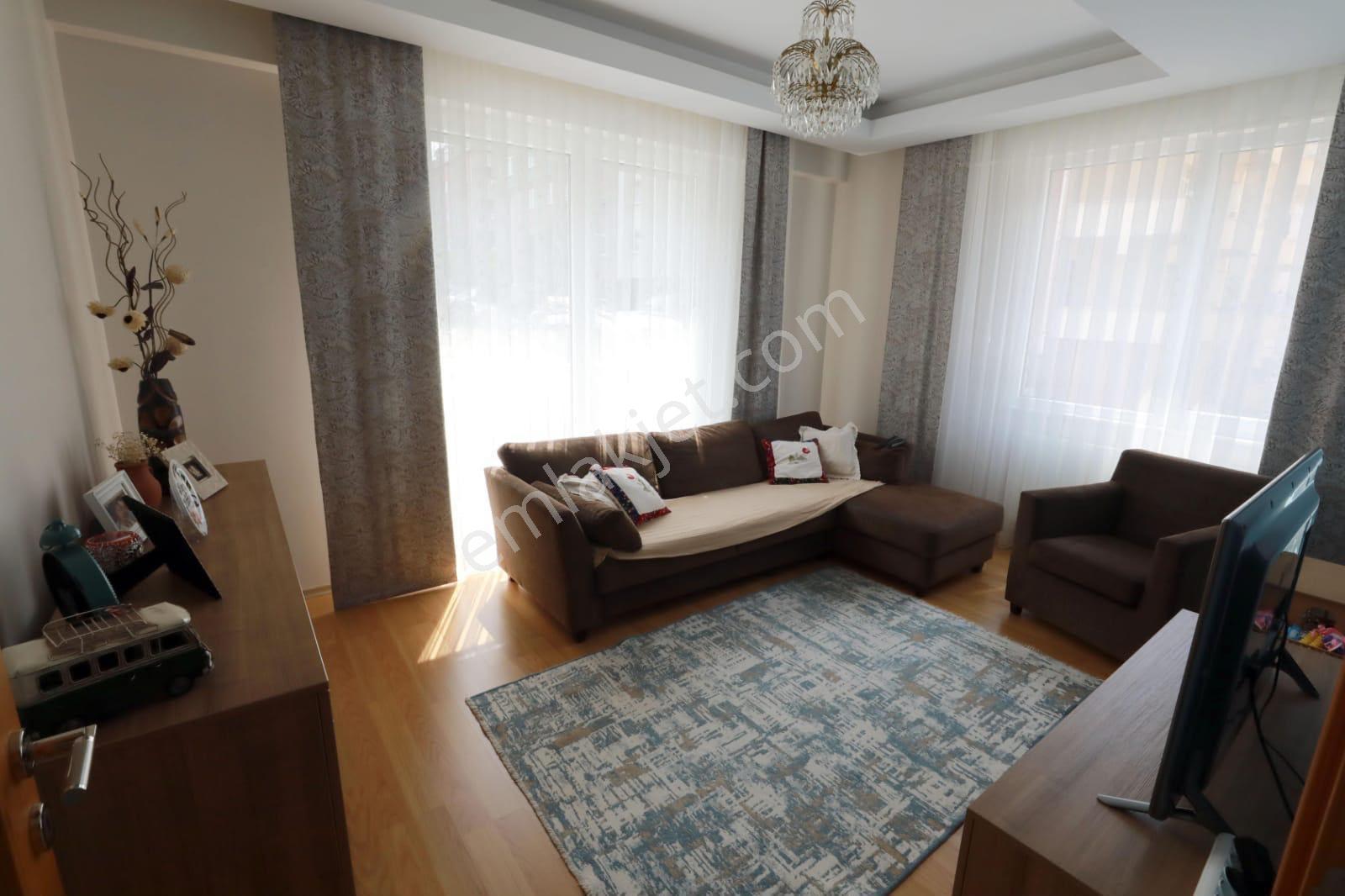 Esenevler Yunus Emre Cd. Otoparklı Kapalı Mutfak 2+1 Satılık - Görsel 11