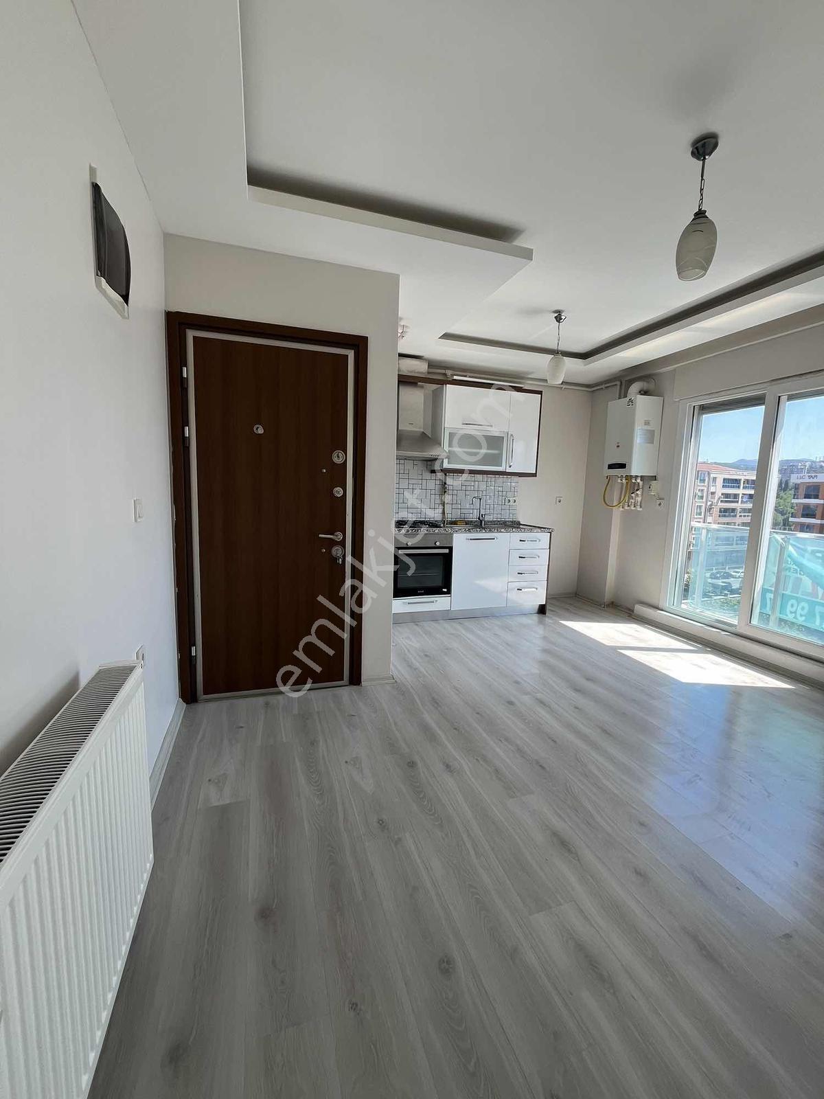 Bornova Merkez Metro Yakını Park Cepheli,doğalgazlı ,klimalı 1+1 - Görsel 18