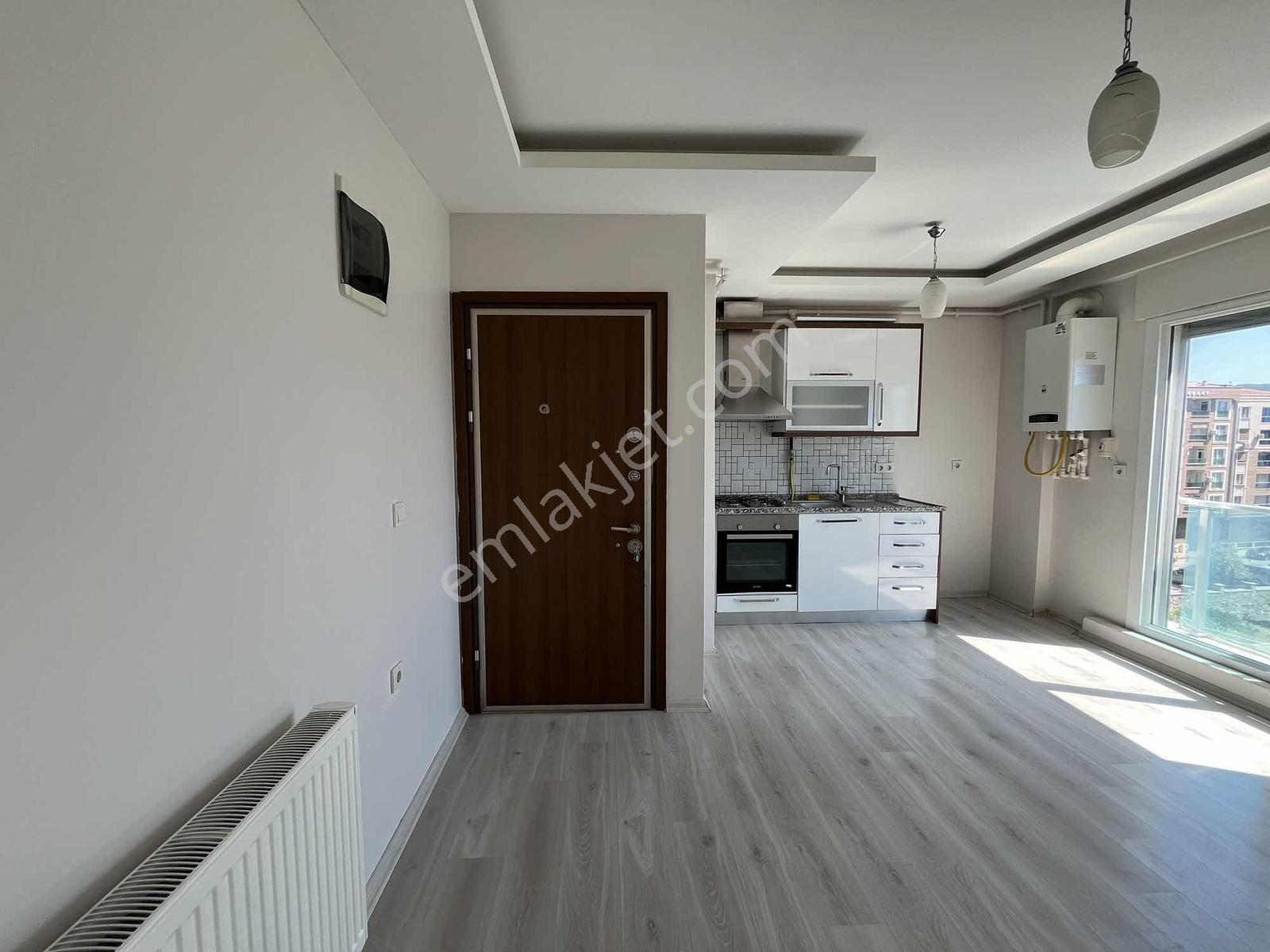 Bornova Merkez Metro Yakını Park Cepheli,doğalgazlı ,klimalı 1+1 - Görsel 17