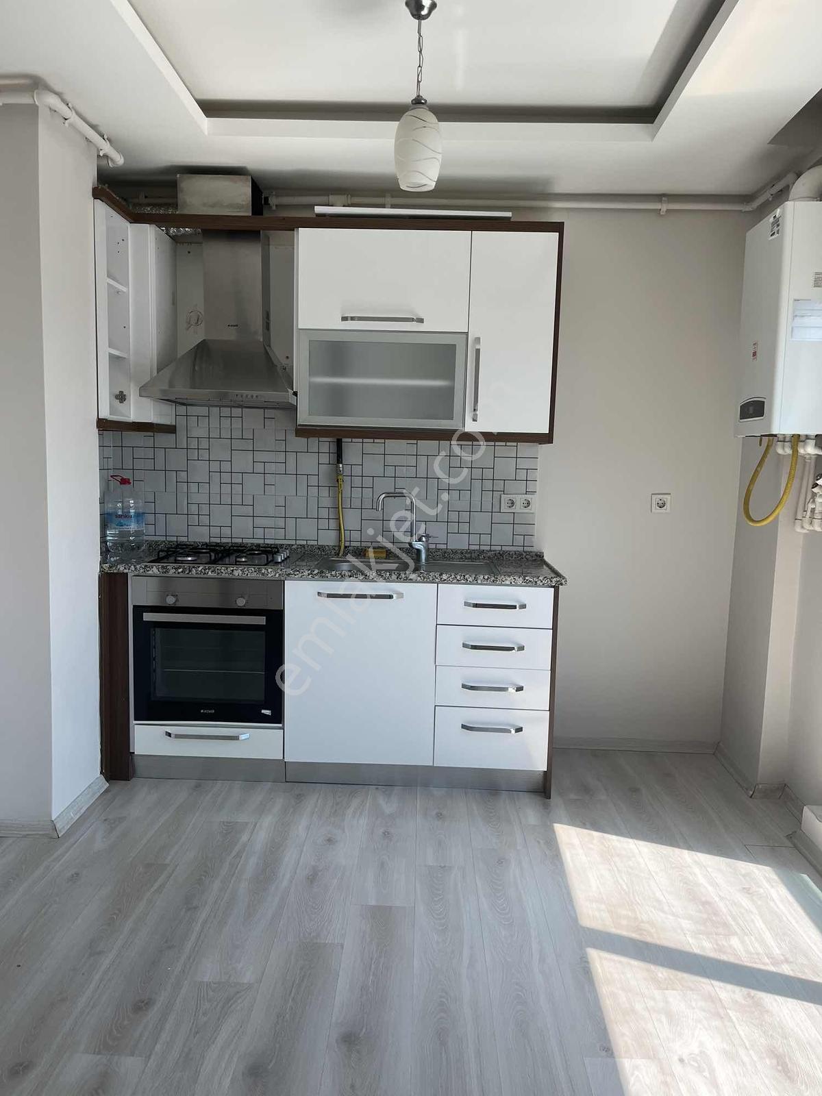 Bornova Merkez Metro Yakını Park Cepheli,doğalgazlı ,klimalı 1+1 - Görsel 14