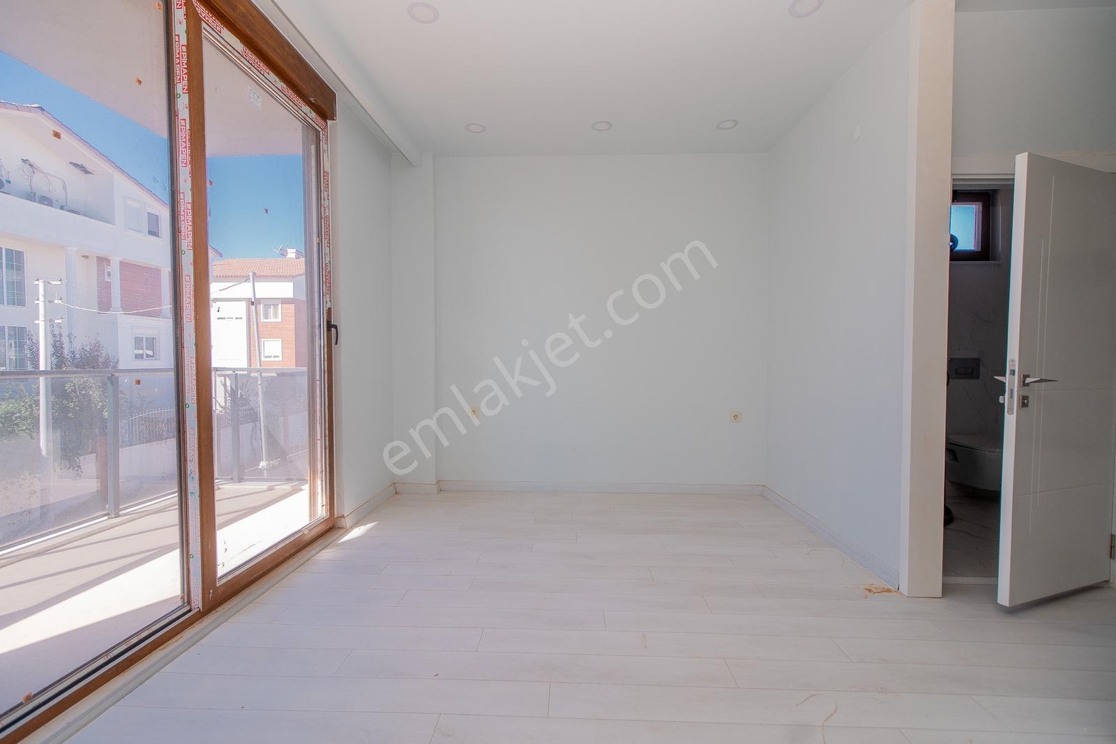 Döşemealtı Çıplaklıda Satılık 4+1 Villa - Görsel 19