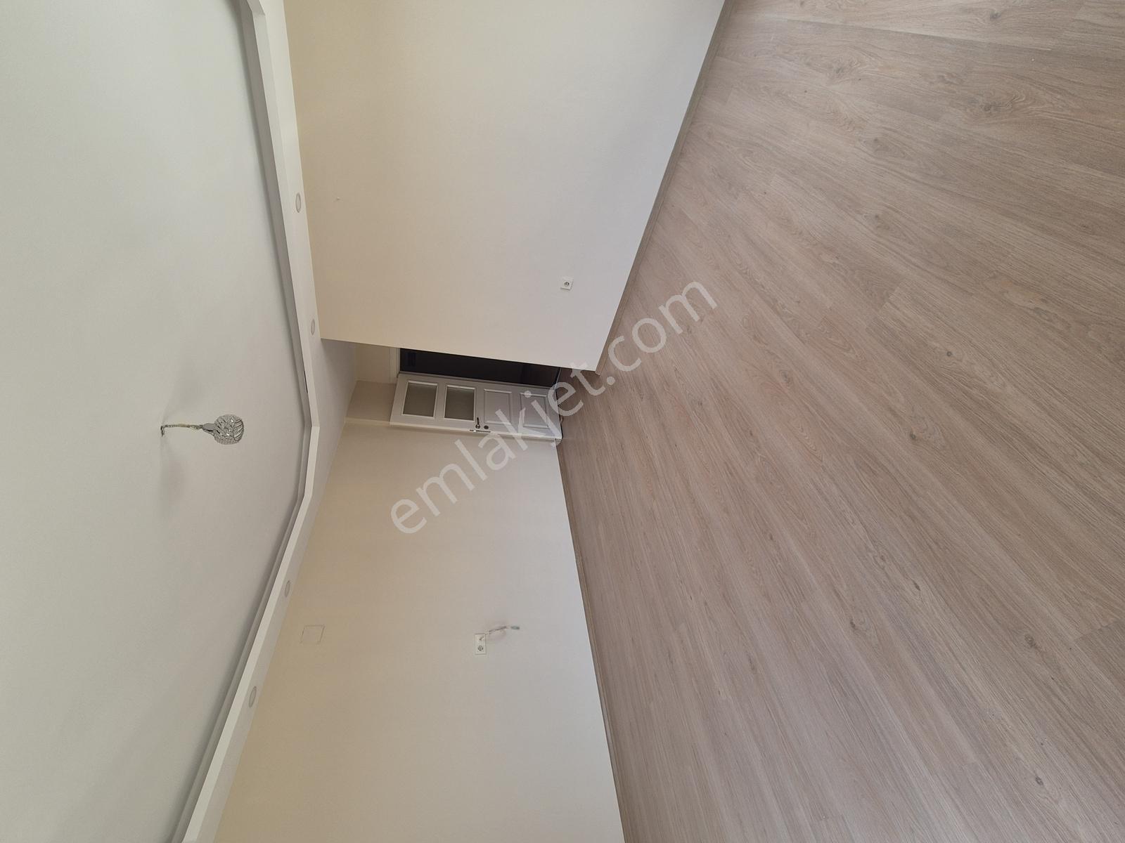 Cadde Üzeri 2+1 Kapalı Mutfak Yeşil Fırın Yanı Az Katlı Kiralık - Görsel 7